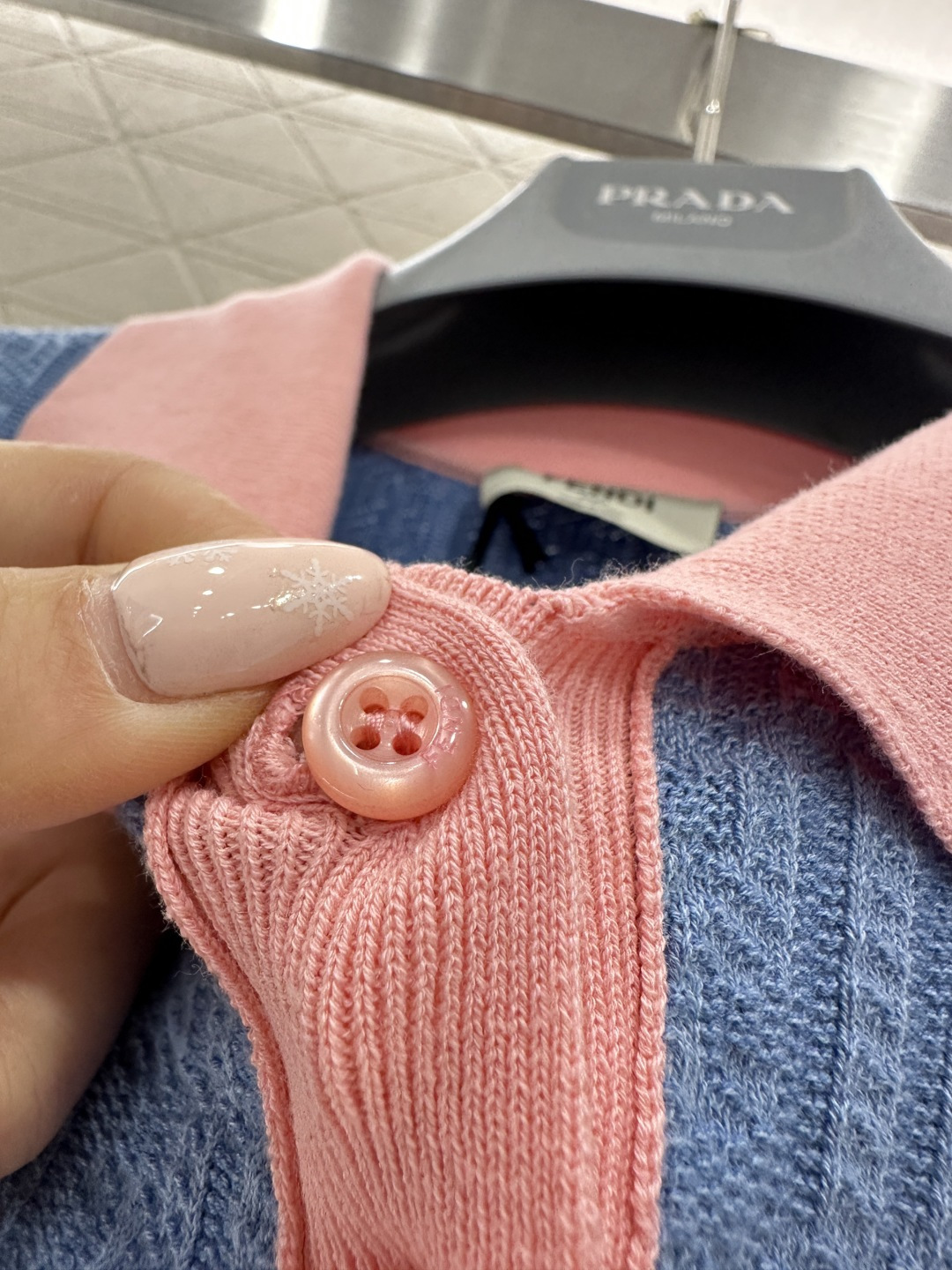 ♥Fend*♥2026新品上架 提花针织短袖连衣裙定制YB丝毛针织材质，质感高级，舒适柔软，翻领针织短袖