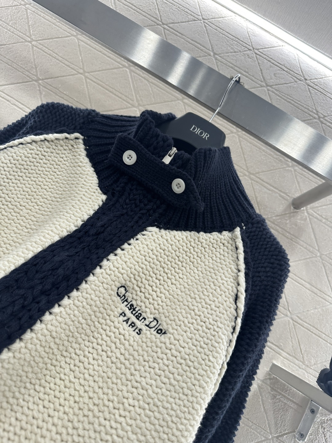 ♥Dio*♥2026新品上架 插肩拼色针织拉链外套定制YB丝毛纱线织造，质感高级，舒适柔软，针织拉链外套