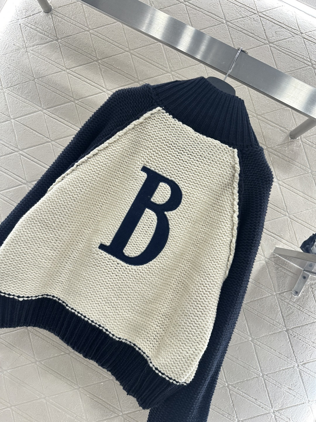 ♥Dio*♥2026新品上架 插肩拼色针织拉链外套定制YB丝毛纱线织造，质感高级，舒适柔软，针织拉链外套