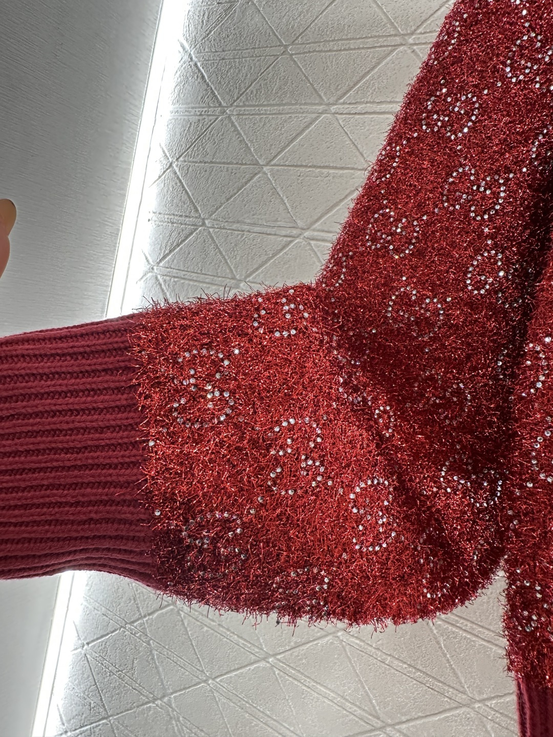 ♥Gucc*♥2026新品上架 烫钻翻领套头毛衣定制YB棉毛纱线织造，质感高级，舒适柔软，翻领半开襟套头