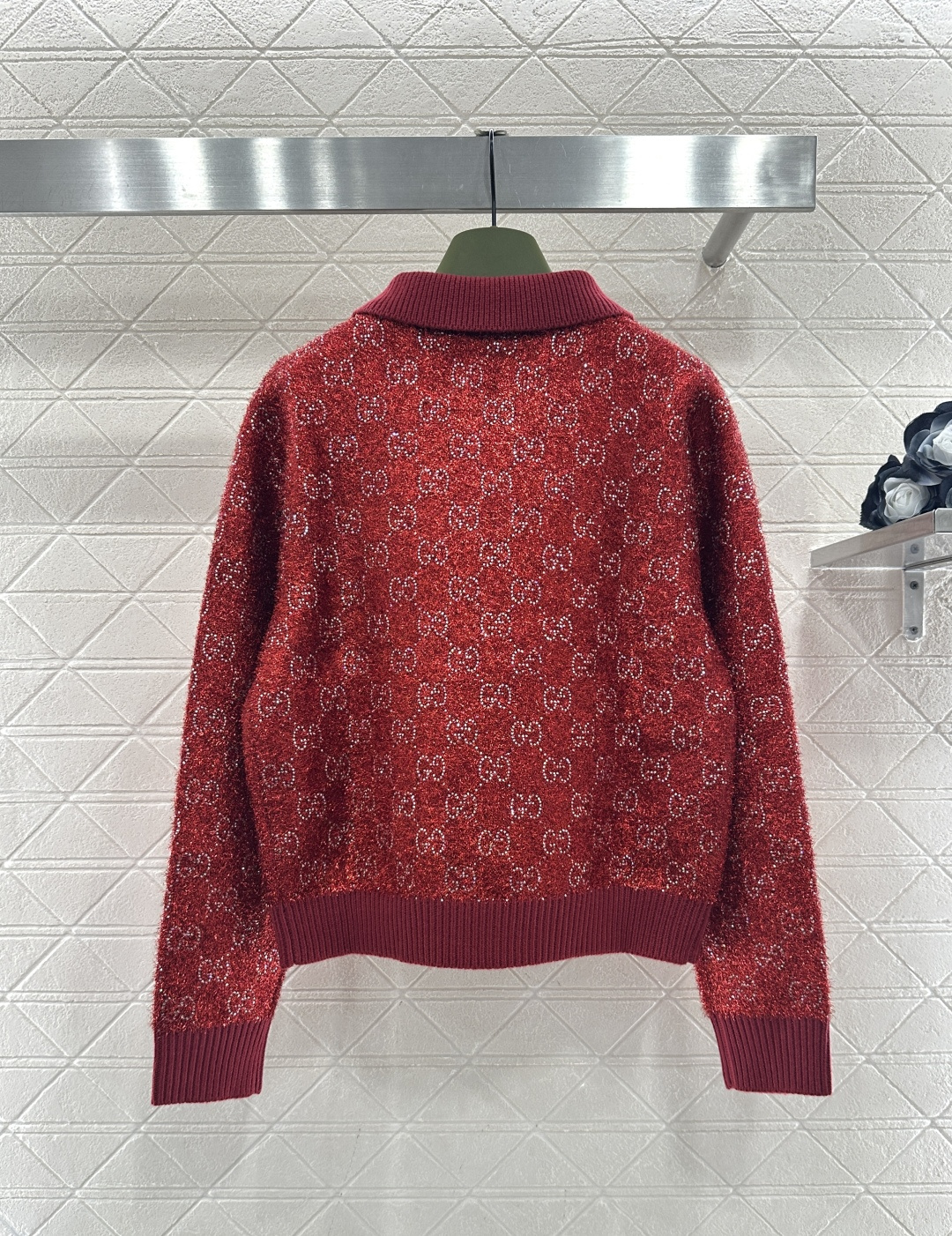 ♥Gucc*♥2026新品上架 烫钻翻领套头毛衣定制YB棉毛纱线织造，质感高级，舒适柔软，翻领半开襟套头