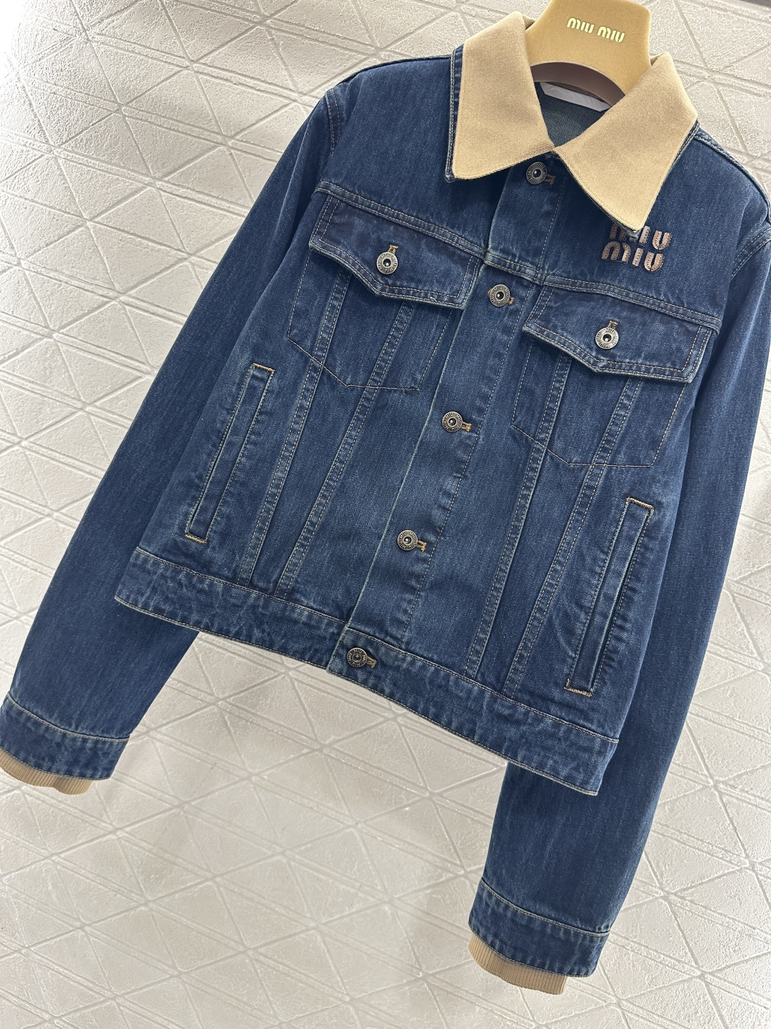 ♥Miumi*♥2026新品上架拼接翻领牛仔外套长裤套装定制YB斜纹全棉牛仔材质，质感细腻，穿搭有型，深