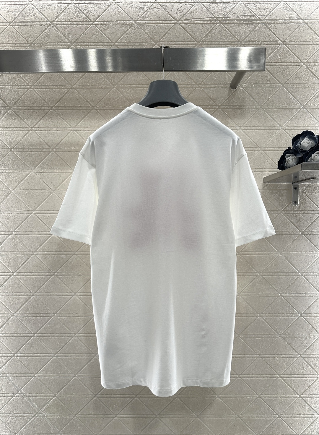 ♥26wh潮牌♥2026新品上架 圆领刺绣毛绒钉珠小熊𝑇𝑒𝑒定制YB原生全棉材质，透气舒适，质感十足，宽