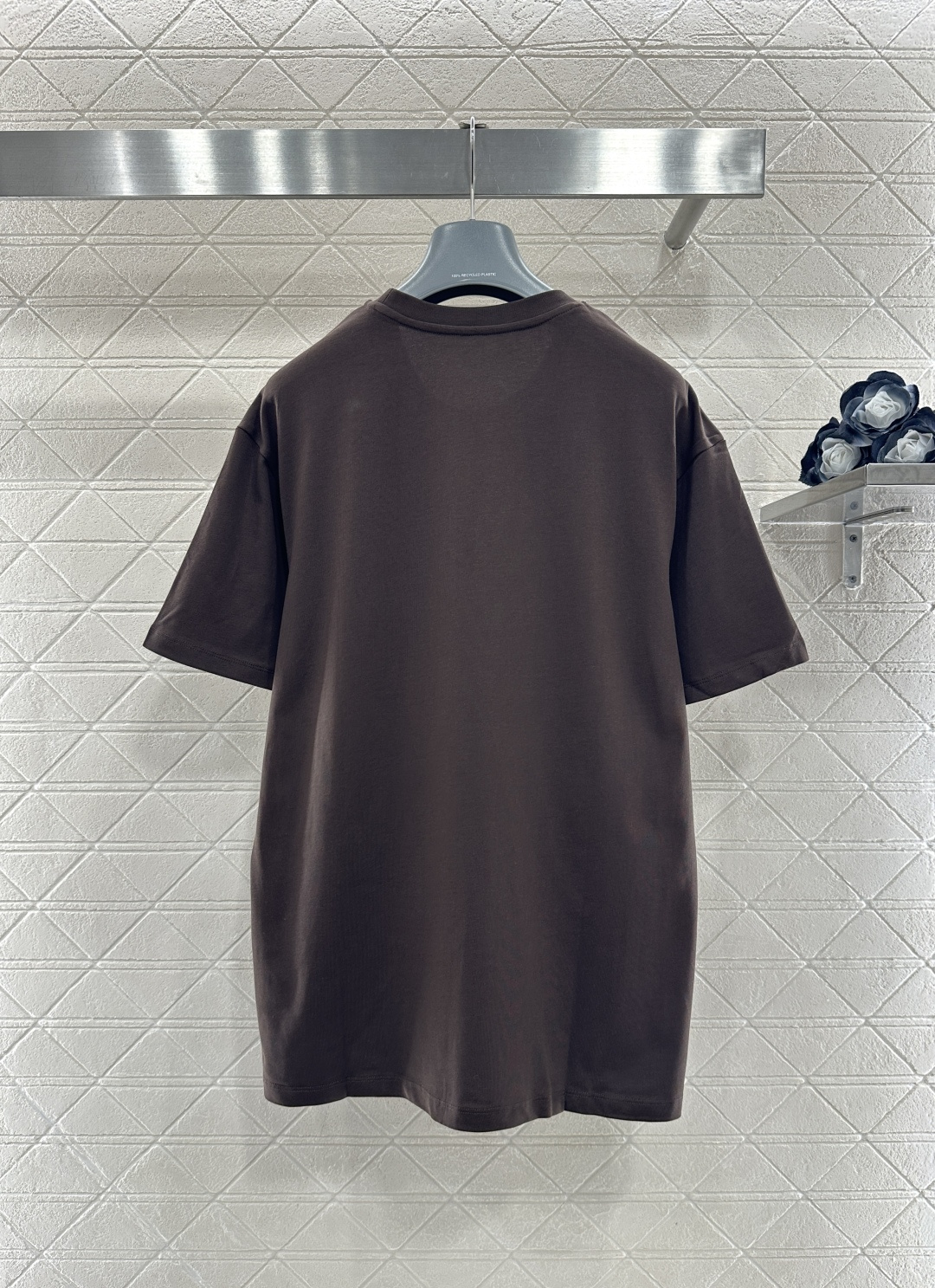 ♥26wh潮牌♥2026新品上架 圆领刺绣毛绒钉珠小熊𝑇𝑒𝑒定制YB原生全棉材质，透气舒适，质感十足，宽