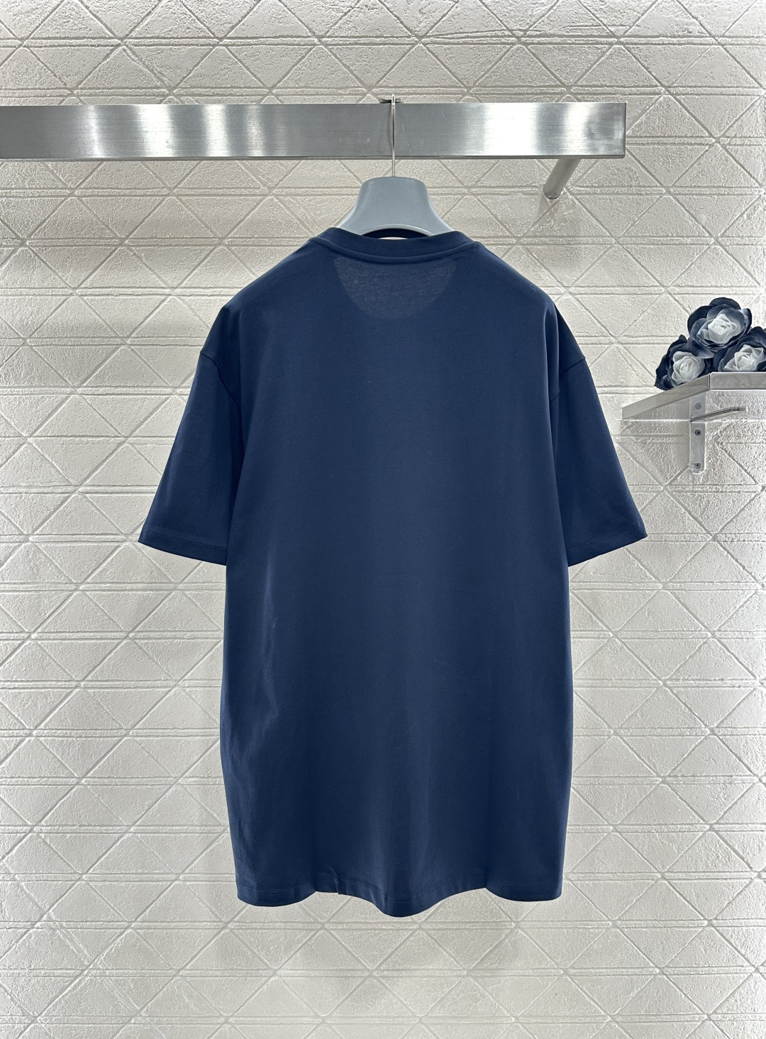 ♥26wh潮牌♥2026新品上架 圆领刺绣毛绒钉珠小熊𝑇𝑒𝑒定制YB原生全棉材质，透气舒适，质感十足，宽