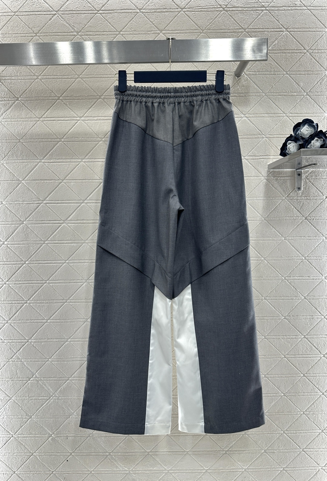 ♥Louis vuitto*♥2026新品上架 连帽拼色拉链外套长裤套装定制YB进口材质，质感光泽，垂顺