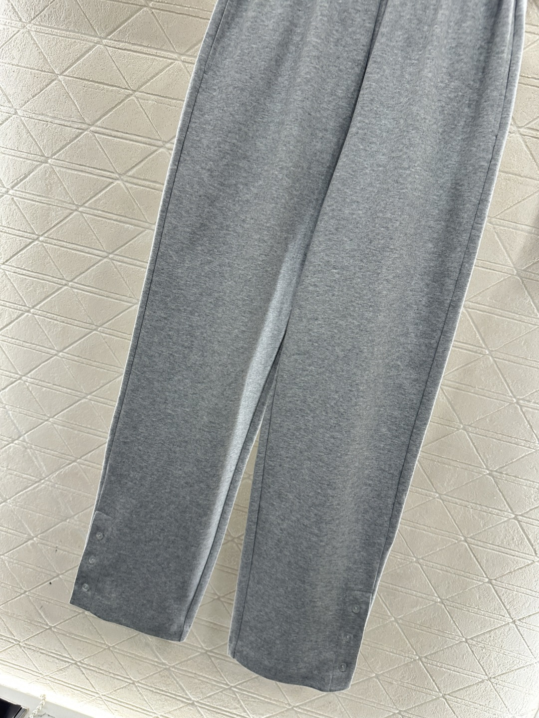 ♥Gucc*♥2026新品上架 贺岁套头卫衣长裤套装新年贺岁系列#定制YB斜纹全棉材质，柔软亲肤，穿搭舒