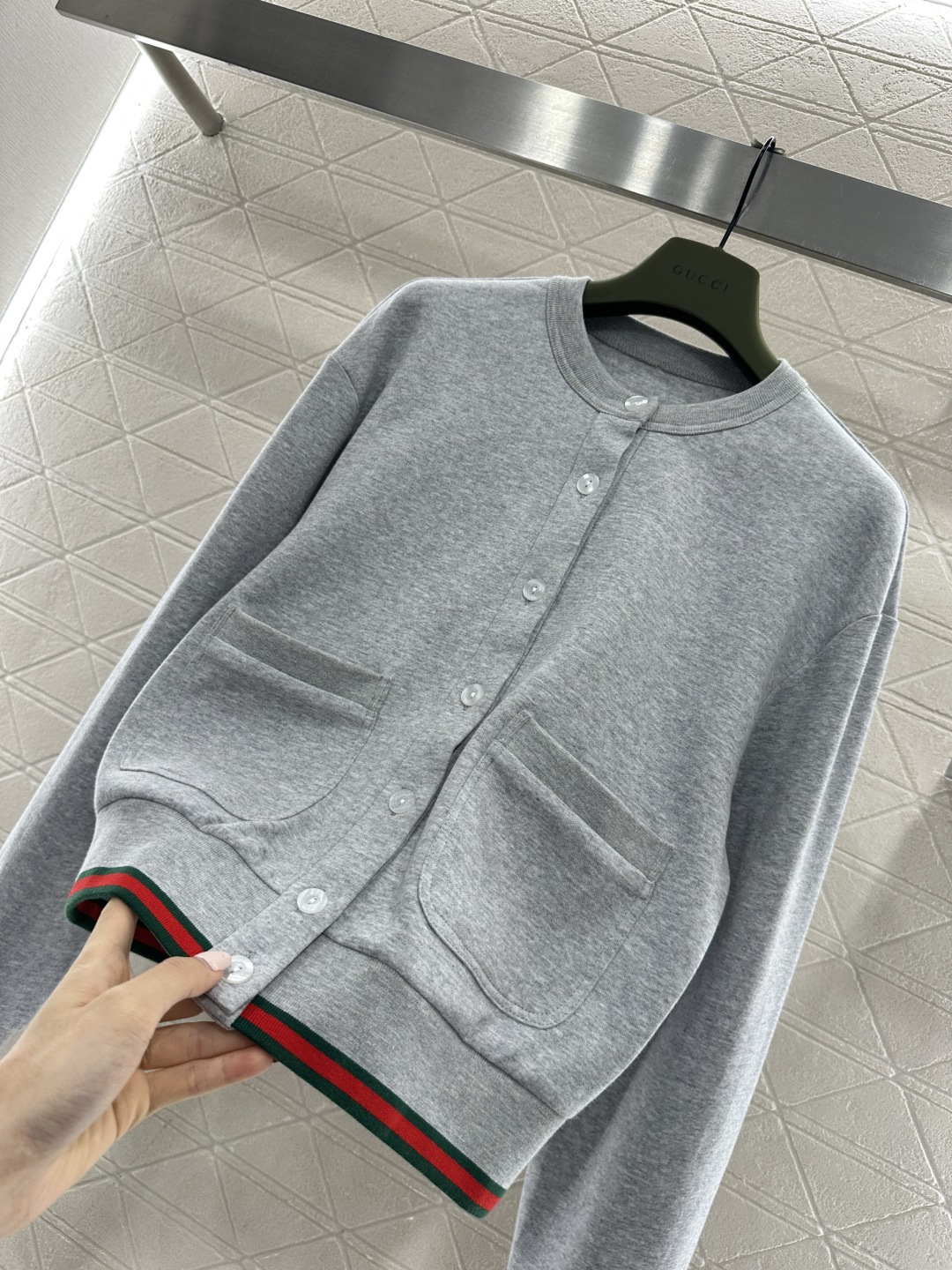 ♥Gucc*♥2026新品上架 贺岁织带开衫短裙套装新年贺岁系列#定制YB斜纹全棉材质，柔软亲肤，穿搭舒