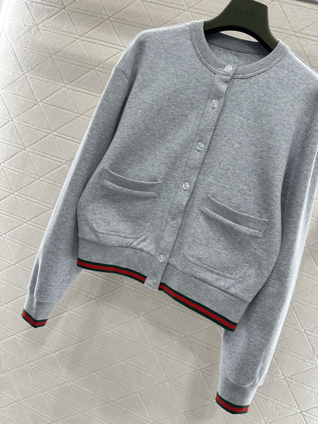 ♥Gucc*♥2026新品上架 贺岁织带开衫短裙套装新年贺岁系列#定制YB斜纹全棉材质，柔软亲肤，穿搭舒