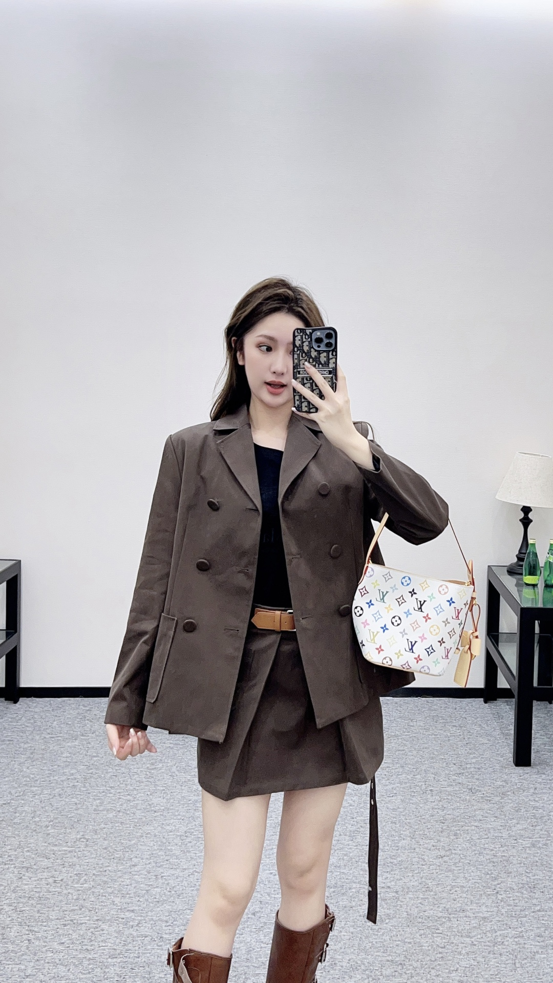 NO:689221,Class representatives hand in homework,Louis Vuitton-clothing,louis vuitton,19860909课代表交作业,路易威登-服装,louis vuitton,,Women's clothing