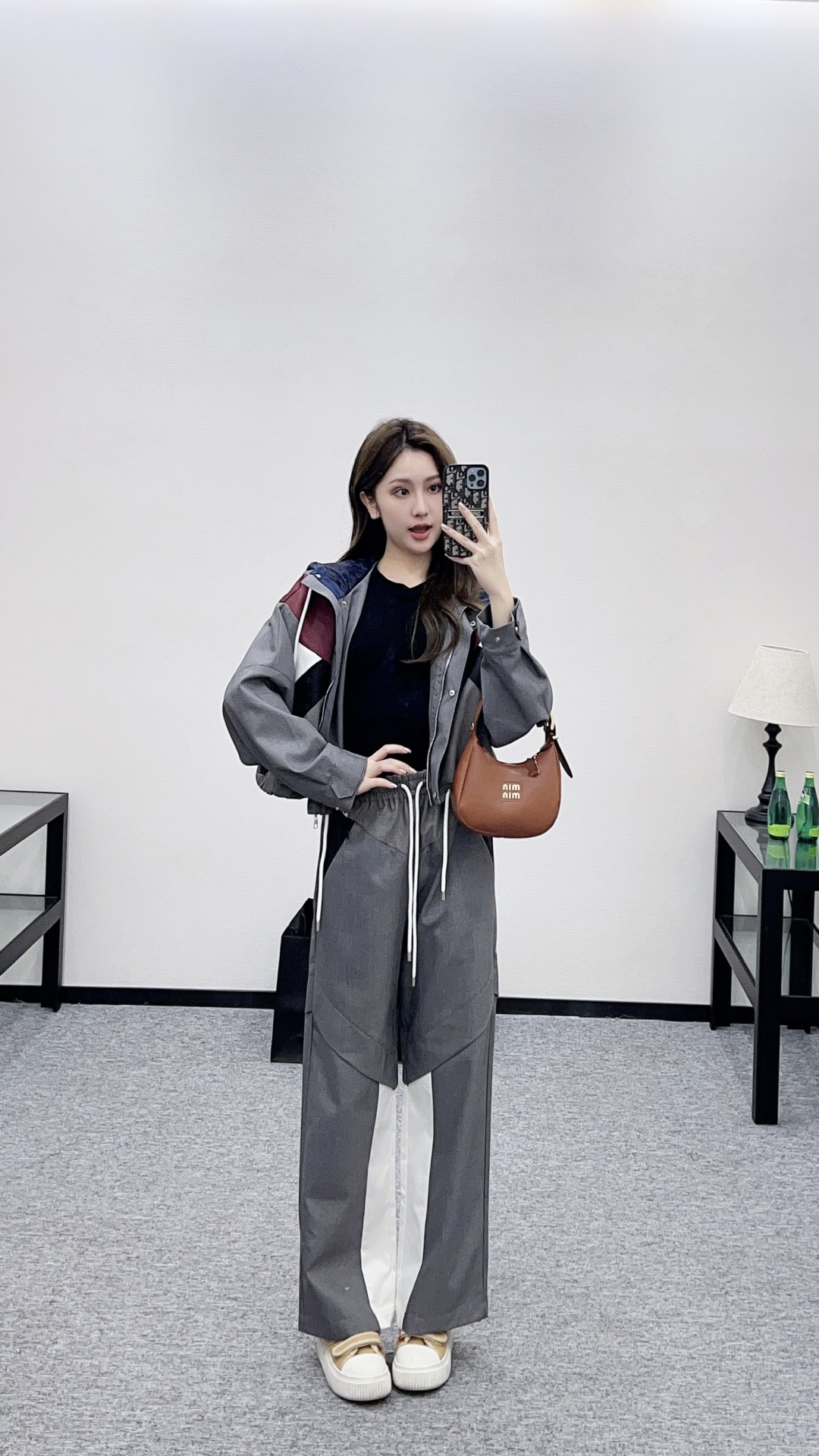 NO:689206,Class representatives hand in homework,Louis Vuitton-clothing,louis vuitton,19860909课代表交作业,路易威登-服装,louis vuitton,,Women's clothing