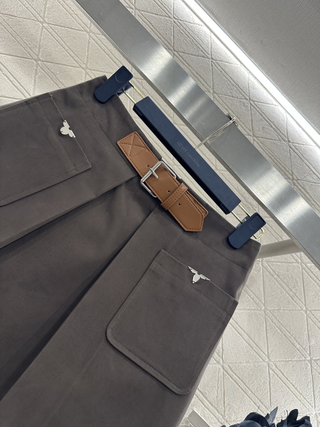 ♥Louis vuitto*♥2026新品上架 翻领西装腰带压褶短裙套装定制YB进口斜纹全棉材质，质感上