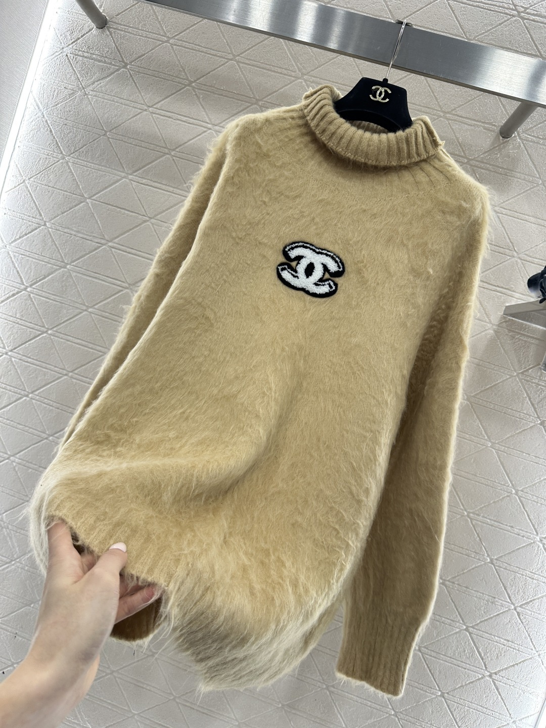 ♥Chane*♥2026新品上架 高领字母套头毛衣定制YB羊毛纱线织造，质感细腻，舒适保暖，高领套头针织