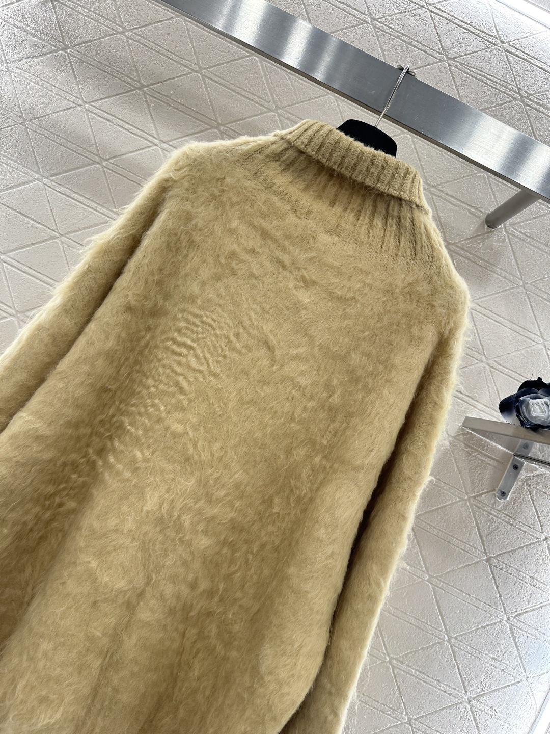 ♥Chane*♥2026新品上架 高领字母套头毛衣定制YB羊毛纱线织造，质感细腻，舒适保暖，高领套头针织