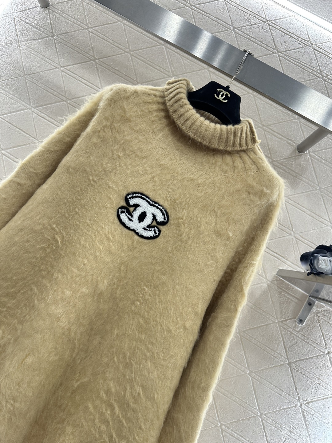 ♥Chane*♥2026新品上架 高领字母套头毛衣定制YB羊毛纱线织造，质感细腻，舒适保暖，高领套头针织