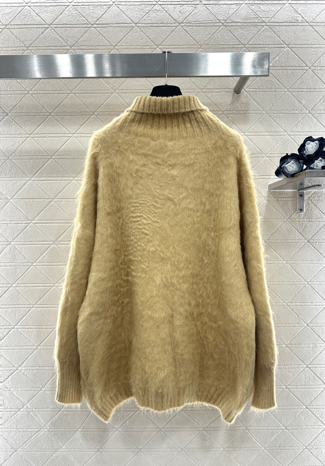 ♥Chane*♥2026新品上架 高领字母套头毛衣定制YB羊毛纱线织造，质感细腻，舒适保暖，高领套头针织