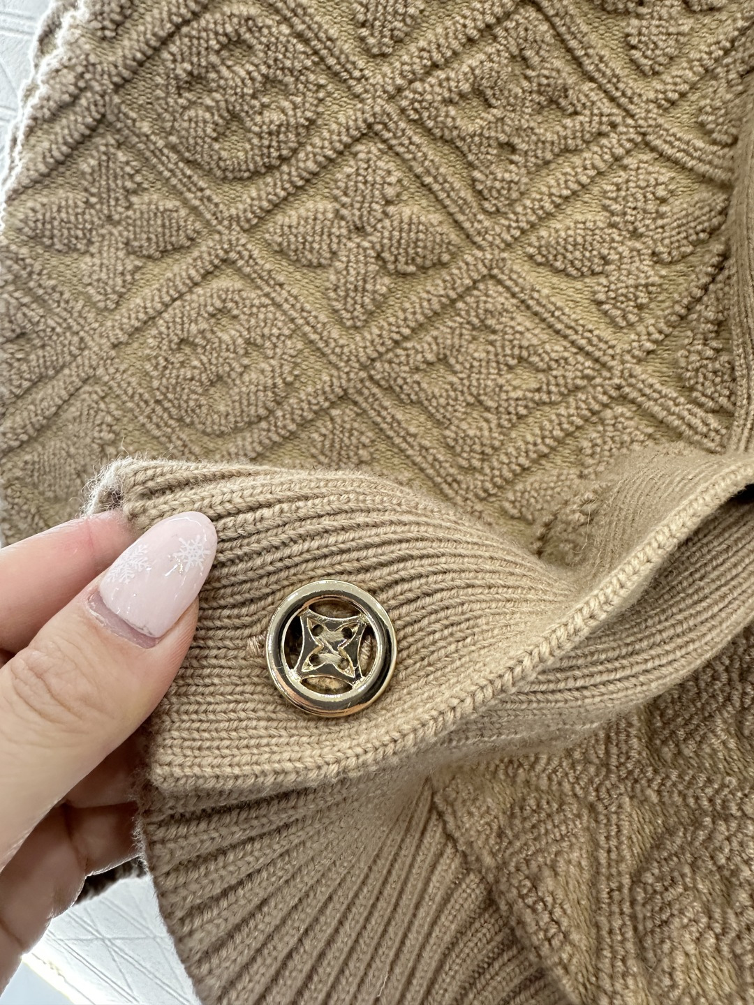 ♥Louis Vuitto*♥2026新品上架 茧形提花针织开衫外套定制YB羊毛纱线织造，提花工艺处理，