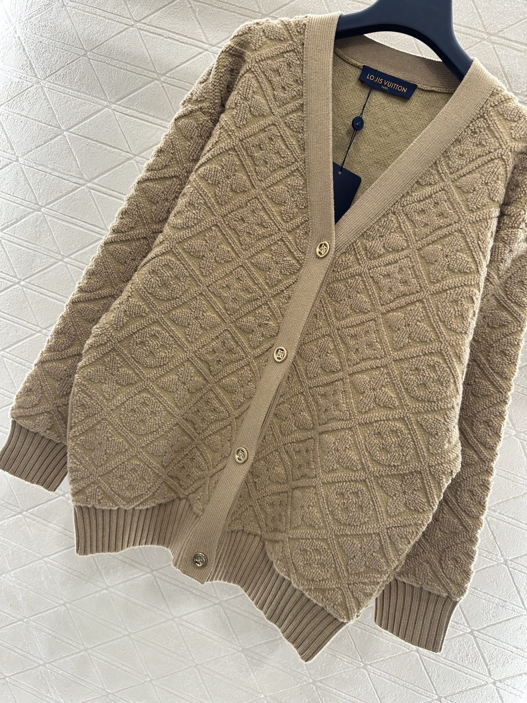 ♥Louis Vuitto*♥2026新品上架 茧形提花针织开衫外套定制YB羊毛纱线织造，提花工艺处理，