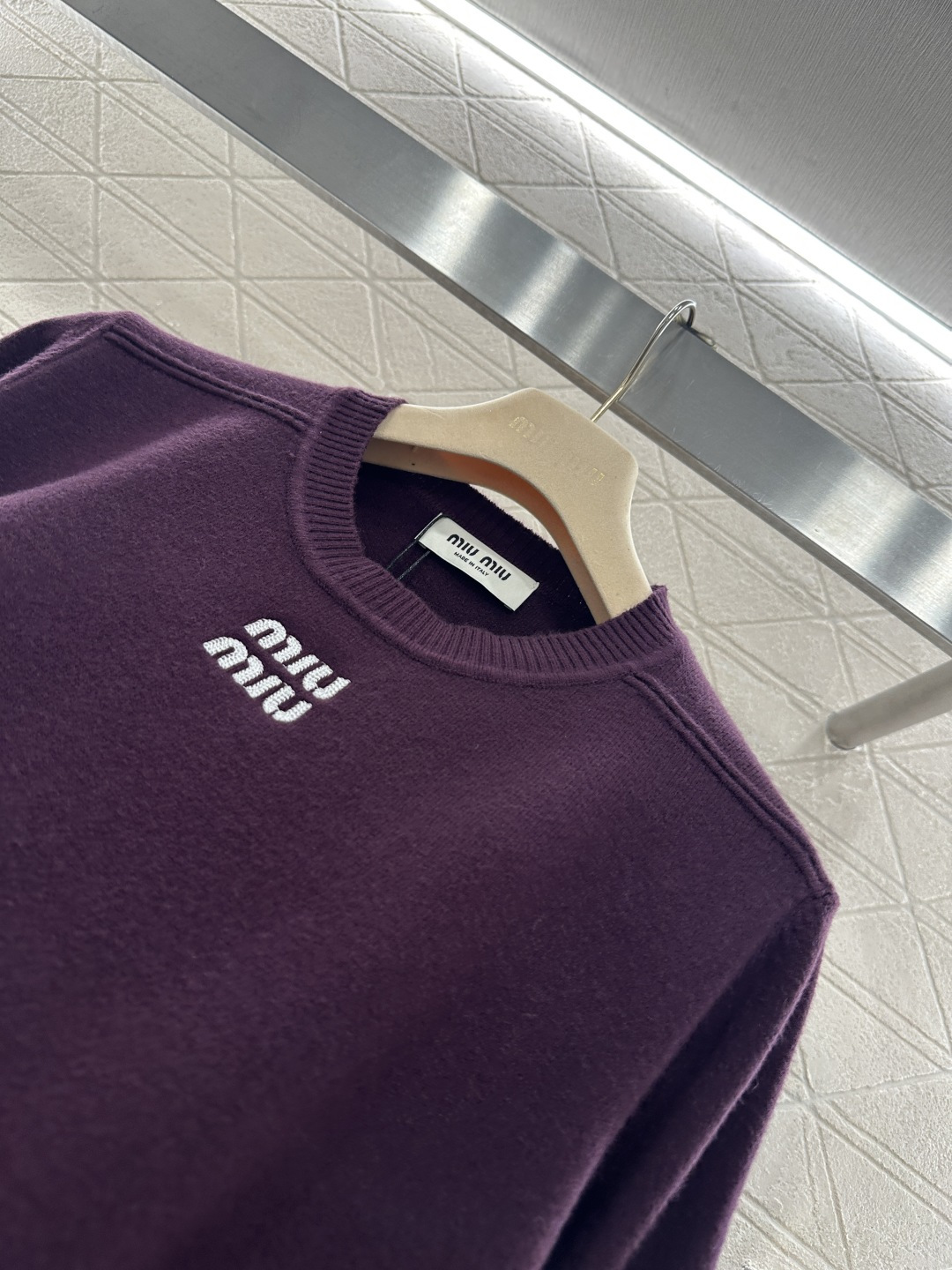 ♥Miumi*♥2026新品上架 圆领针织套头毛衣定制YB羊毛纱线织造，质感细腻，穿搭舒适，圆领针织套头