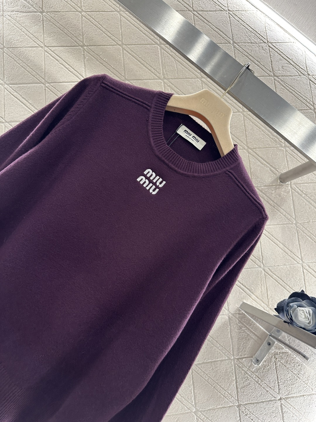♥Miumi*♥2026新品上架 圆领针织套头毛衣定制YB羊毛纱线织造，质感细腻，穿搭舒适，圆领针织套头