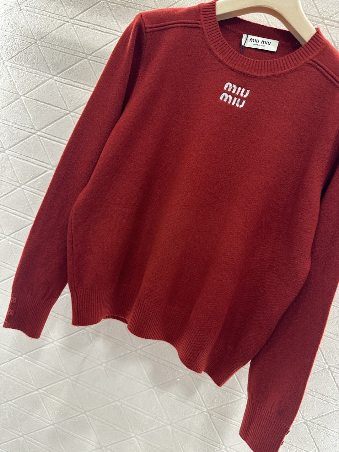 ♥Miumi*♥2026新品上架 圆领针织套头毛衣定制YB羊毛纱线织造，质感细腻，穿搭舒适，圆领针织套头