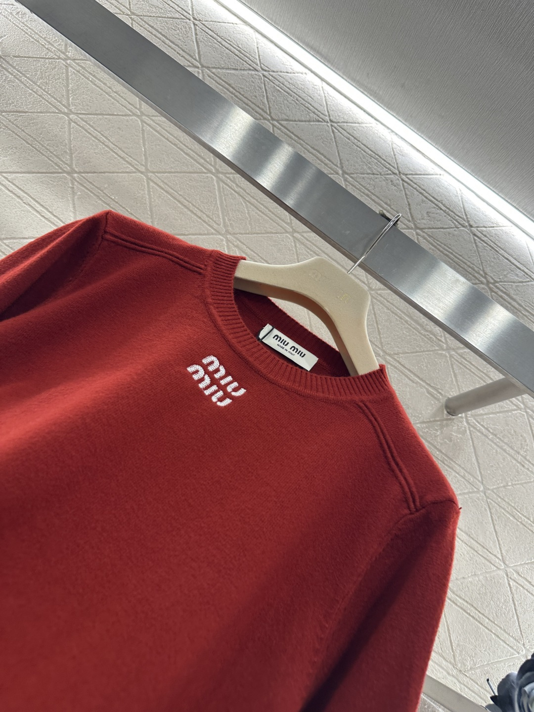 ♥Miumi*♥2026新品上架 圆领针织套头毛衣定制YB羊毛纱线织造，质感细腻，穿搭舒适，圆领针织套头