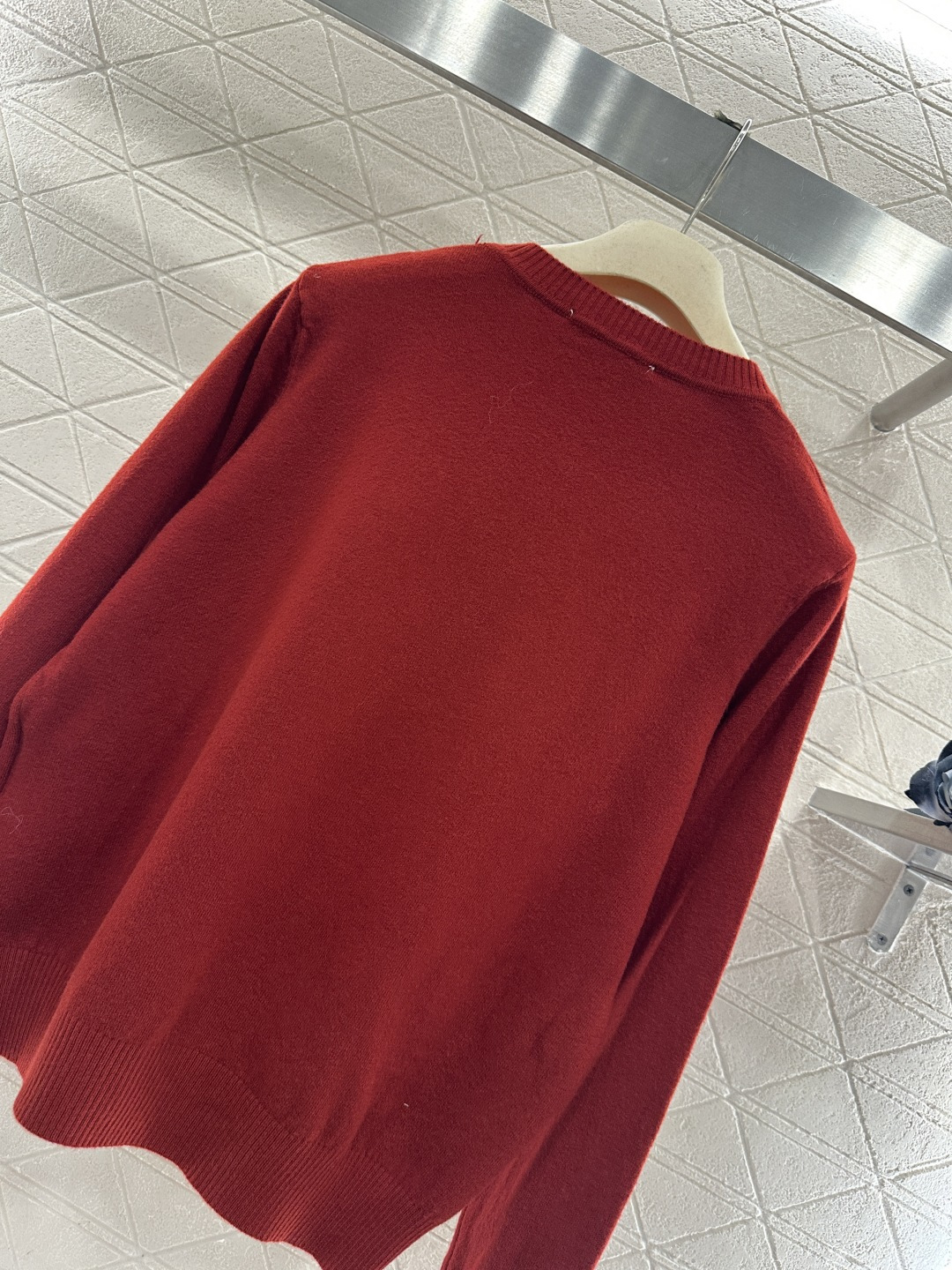 ♥Miumi*♥2026新品上架 圆领针织套头毛衣定制YB羊毛纱线织造，质感细腻，穿搭舒适，圆领针织套头