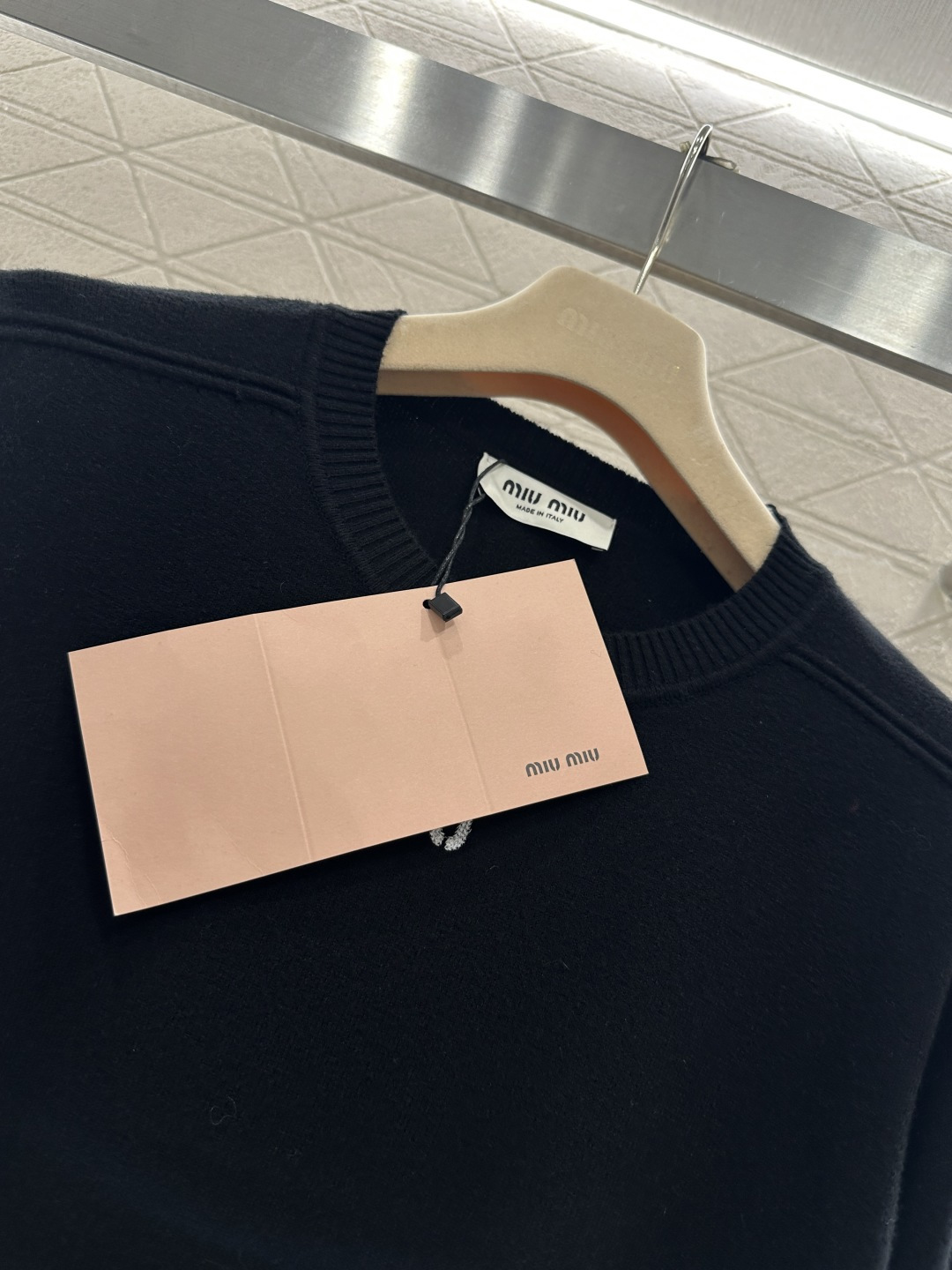 ♥Miumi*♥2026新品上架 圆领针织套头毛衣定制YB羊毛纱线织造，质感细腻，穿搭舒适，圆领针织套头