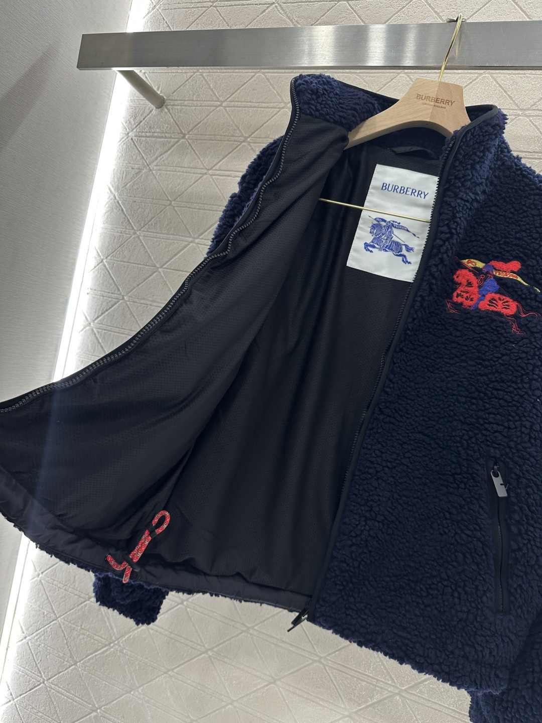 ♥BBR♥2026新品上架 贺岁立领泰迪毛绒外套新年贺岁系列#通体饰以泰迪毛绒材质，颗粒感十足的短绒肌理