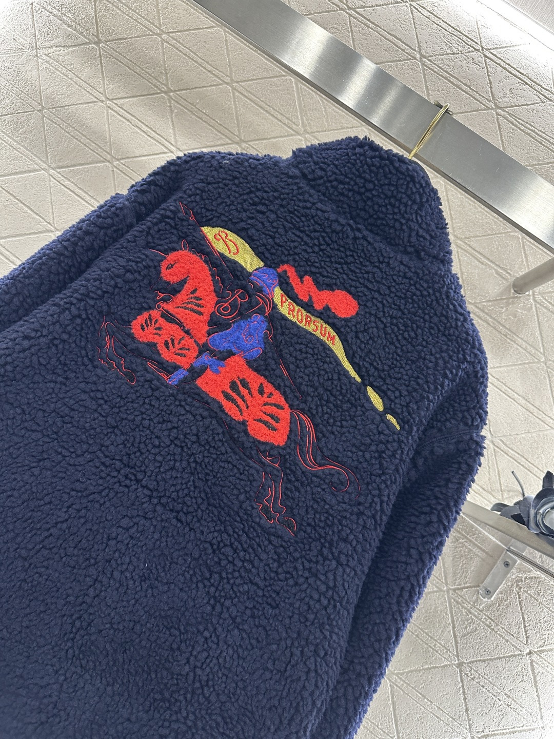 ♥BBR♥2026新品上架 贺岁立领泰迪毛绒外套新年贺岁系列#通体饰以泰迪毛绒材质，颗粒感十足的短绒肌理