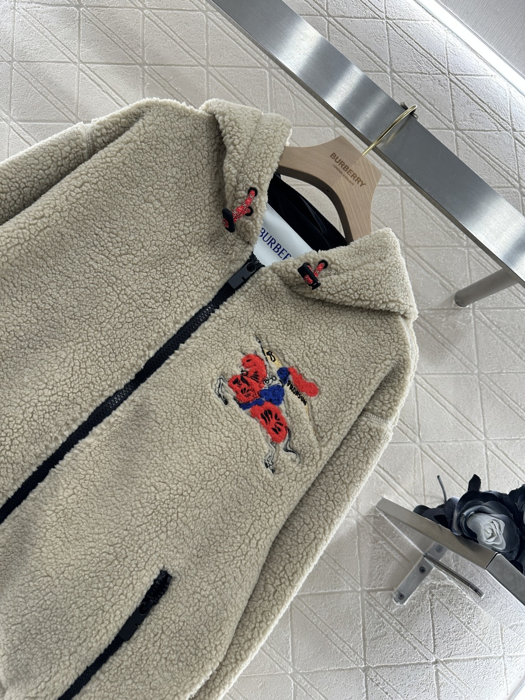 ♥BBR♥2026新品上架 贺岁连帽泰迪毛绒外套新年贺岁系列#通体饰以泰迪毛绒材质，颗粒感十足的短绒肌理