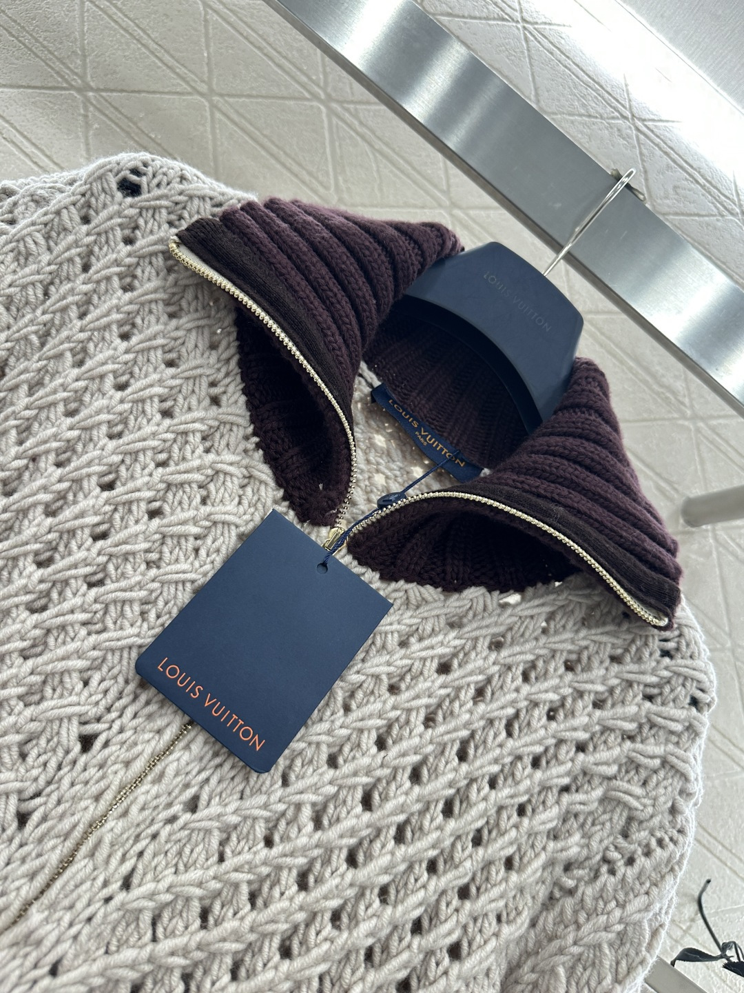 ♥Louis vuitto*♥2026新品上架 镂空翻领针织拉链外套定制YB羊毛纱线织造，穿搭舒适，质感