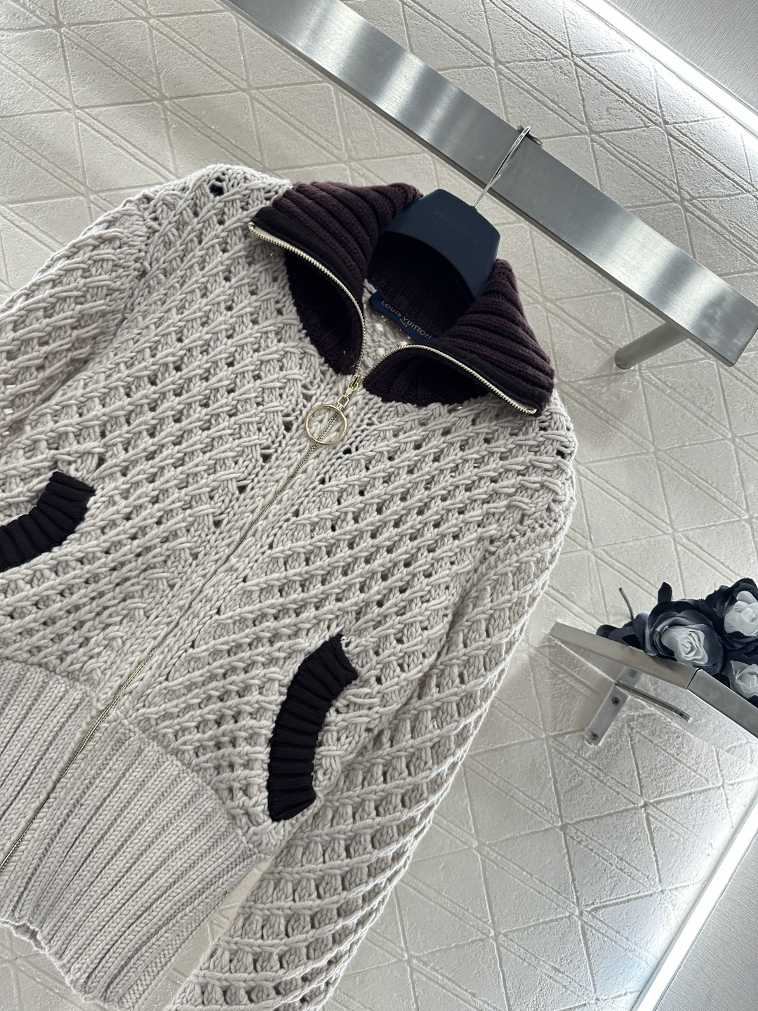 ♥Louis vuitto*♥2026新品上架 镂空翻领针织拉链外套定制YB羊毛纱线织造，穿搭舒适，质感