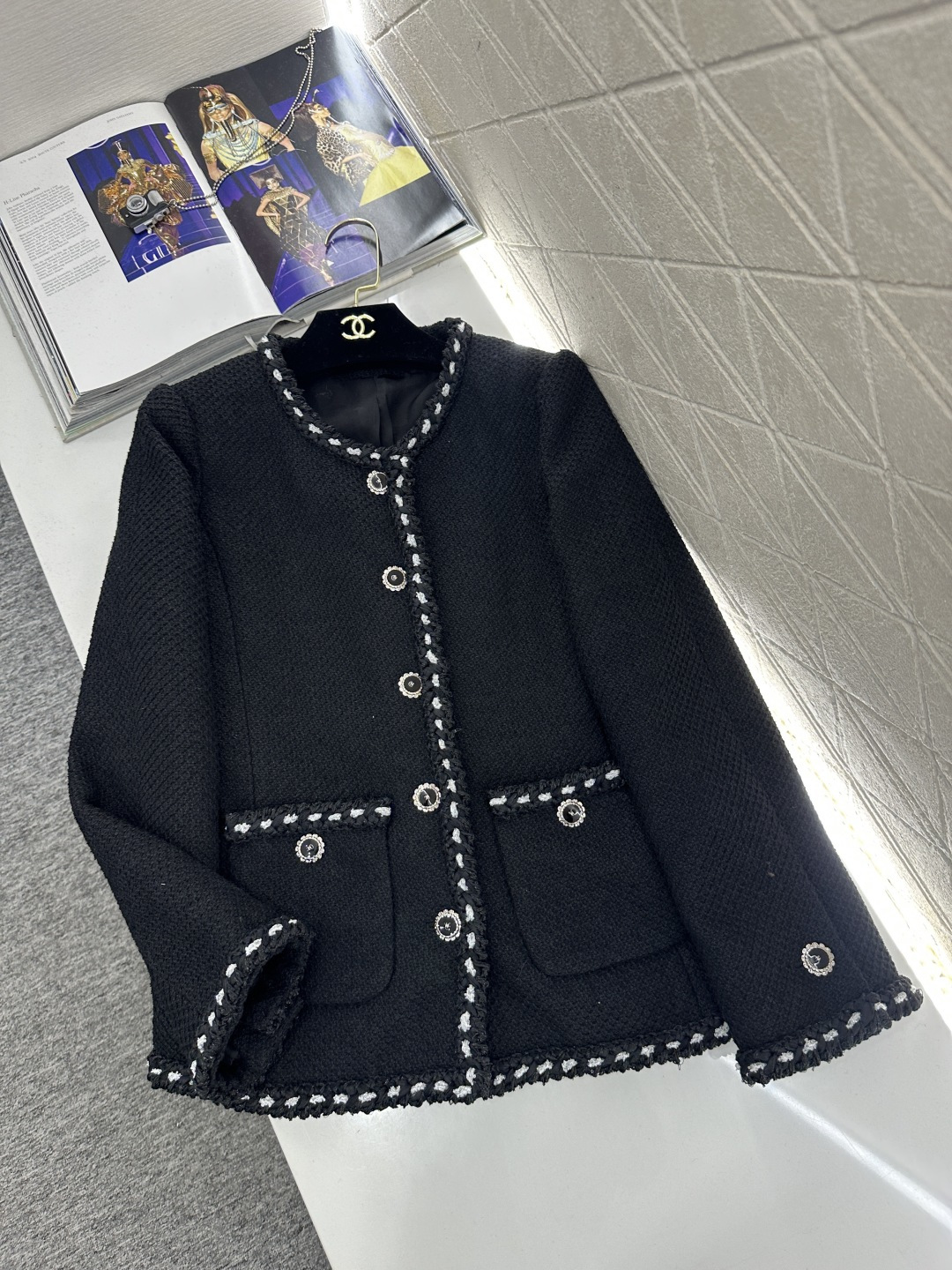 ♥Chane*♥2026新品上架 圆领捆边外套定制YB进口粗纺羊毛呢材质，质感高级，品相十足，圆领洋装外