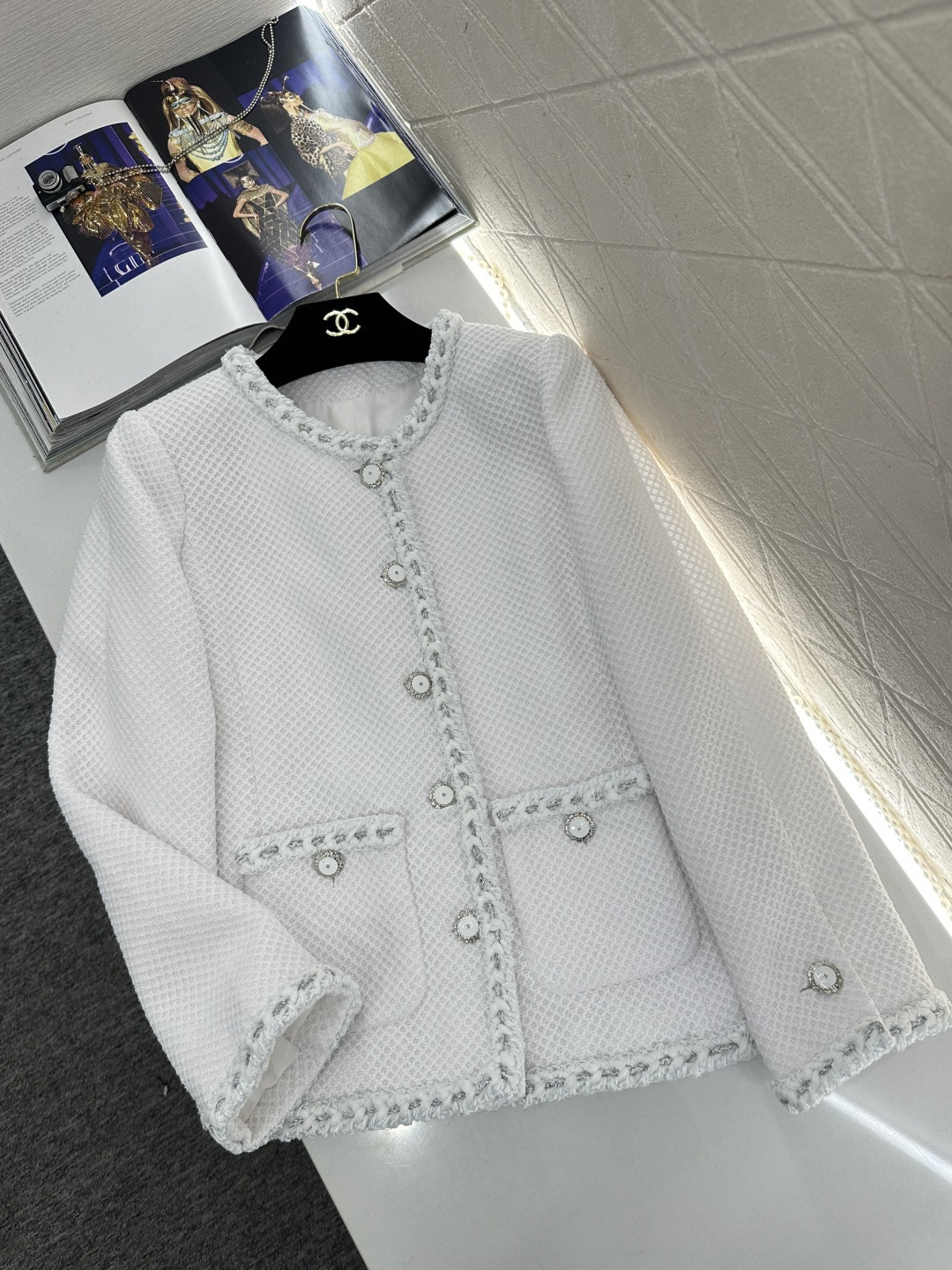 ♥Chane*♥2026新品上架 圆领捆边外套定制YB进口粗纺羊毛呢材质，质感高级，品相十足，圆领洋装外