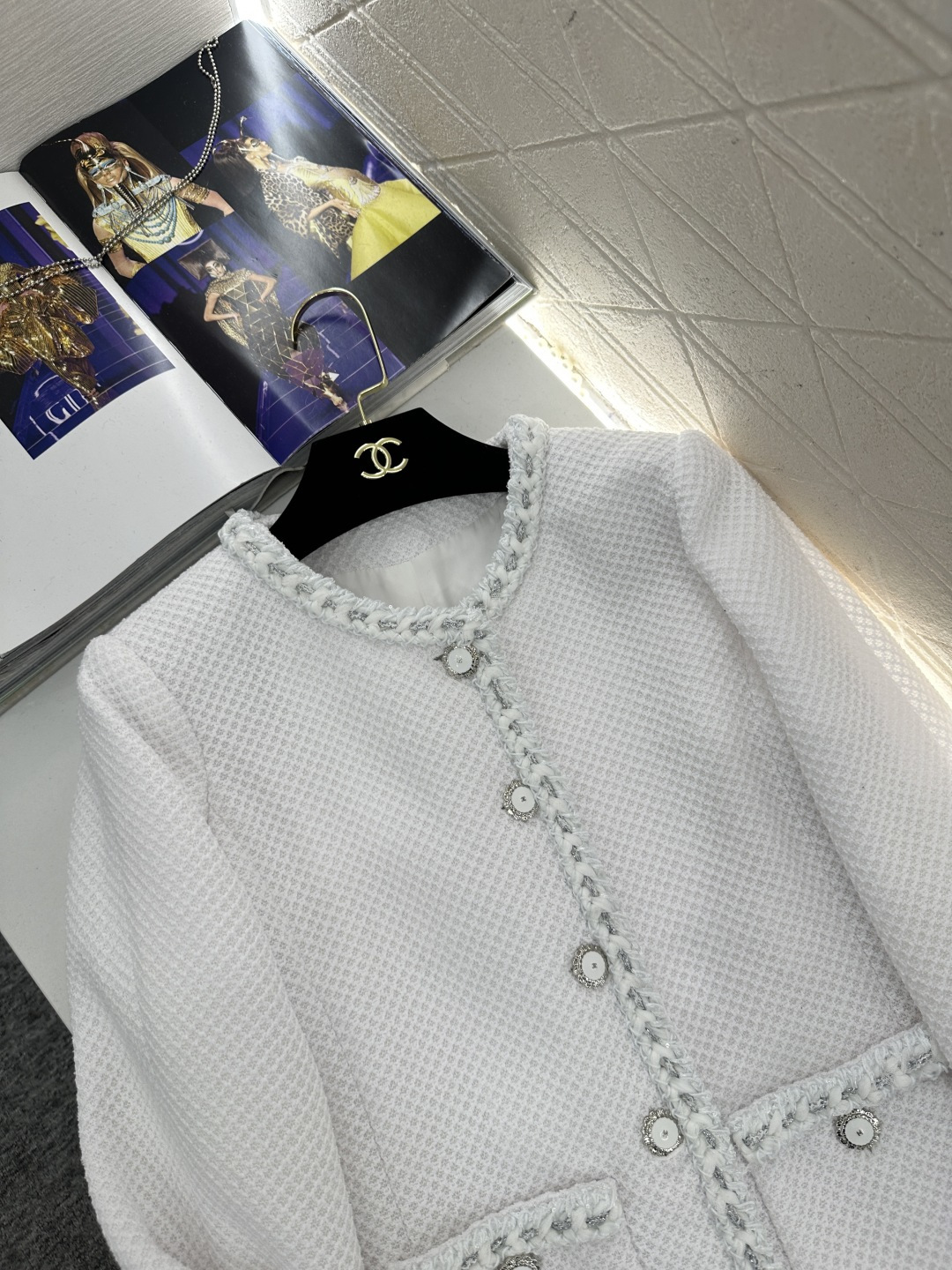 ♥Chane*♥2026新品上架 圆领捆边外套定制YB进口粗纺羊毛呢材质，质感高级，品相十足，圆领洋装外