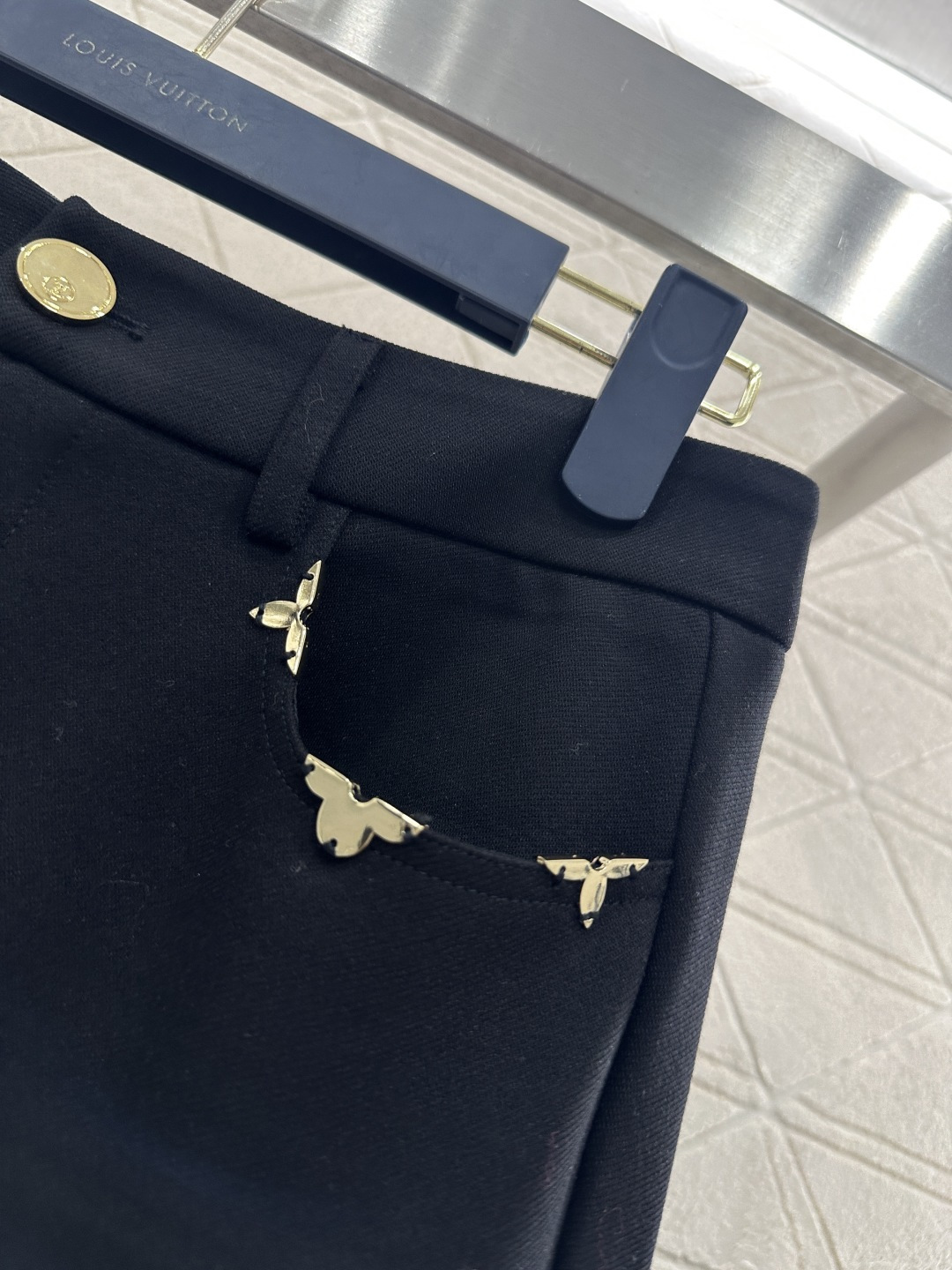 ♥Louis vuitto*♥2026新品上架 微喇修身高腰长裤定制YB进口高弹棉毛材质，面料弹力舒适，