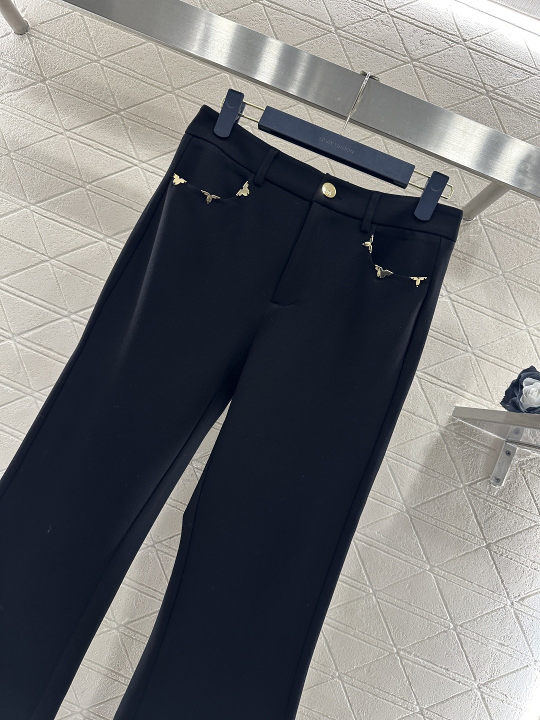 ♥Louis vuitto*♥2026新品上架 微喇修身高腰长裤定制YB进口高弹棉毛材质，面料弹力舒适，