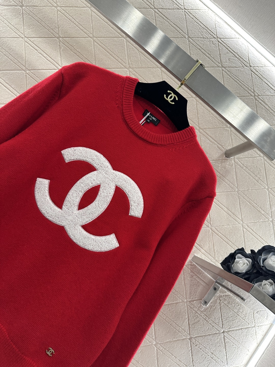 ♥Chane*♥2026新品上架 圆领简约徽标套头毛衣定制YB羊毛纱线织造，质感细腻，穿搭舒适，圆领针织