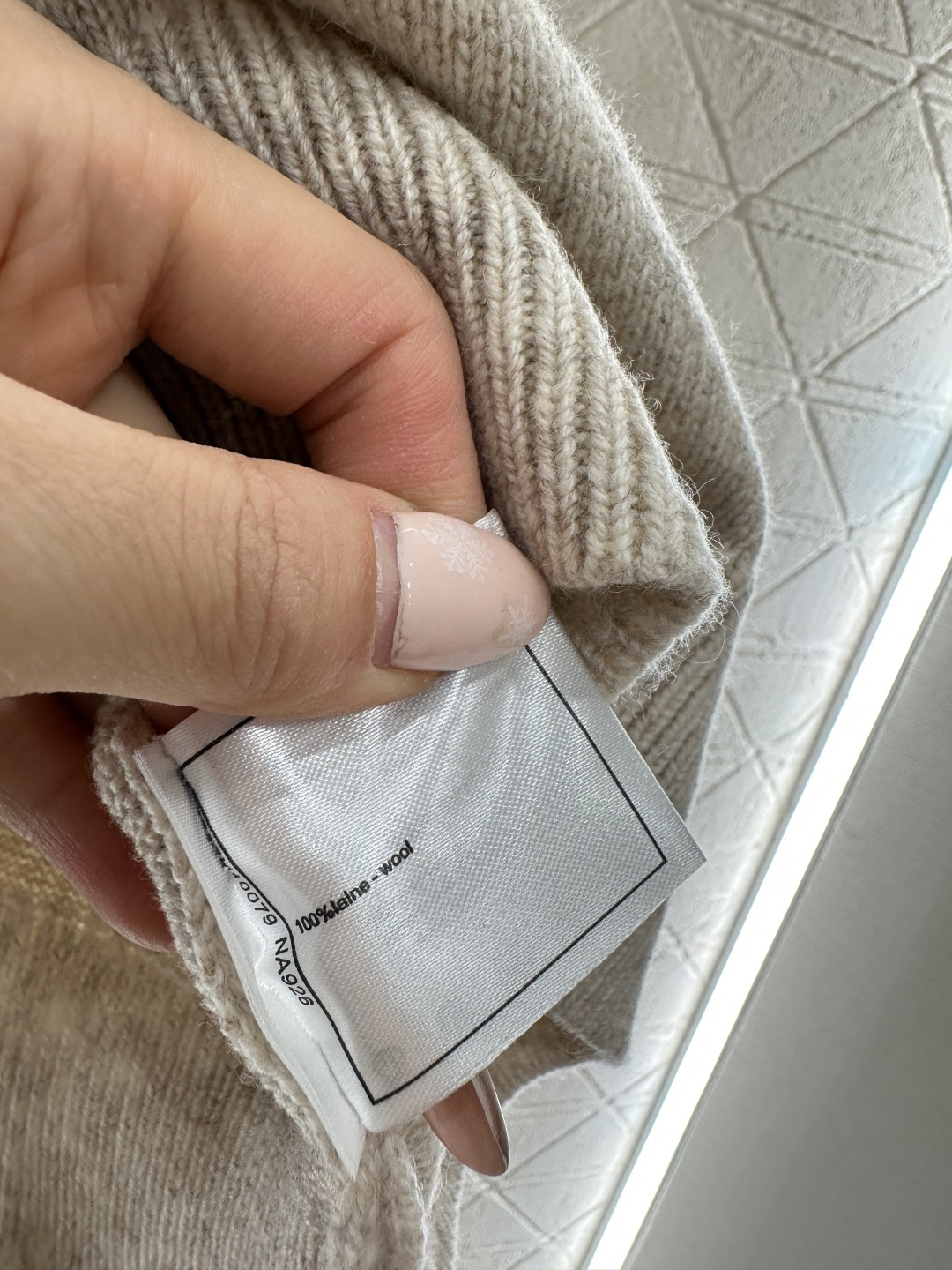 ♥Chane*♥2026新品上架 圆领简约徽标套头毛衣定制YB羊毛纱线织造，质感细腻，穿搭舒适，圆领针织