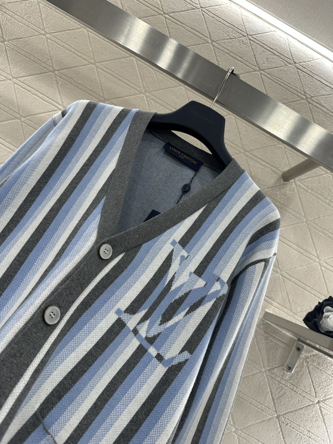 ♥Louis vuitto*♥2026新品上架 条纹廓形针织开衫定制YB羊毛纱线织造，密度细针织造，清晰