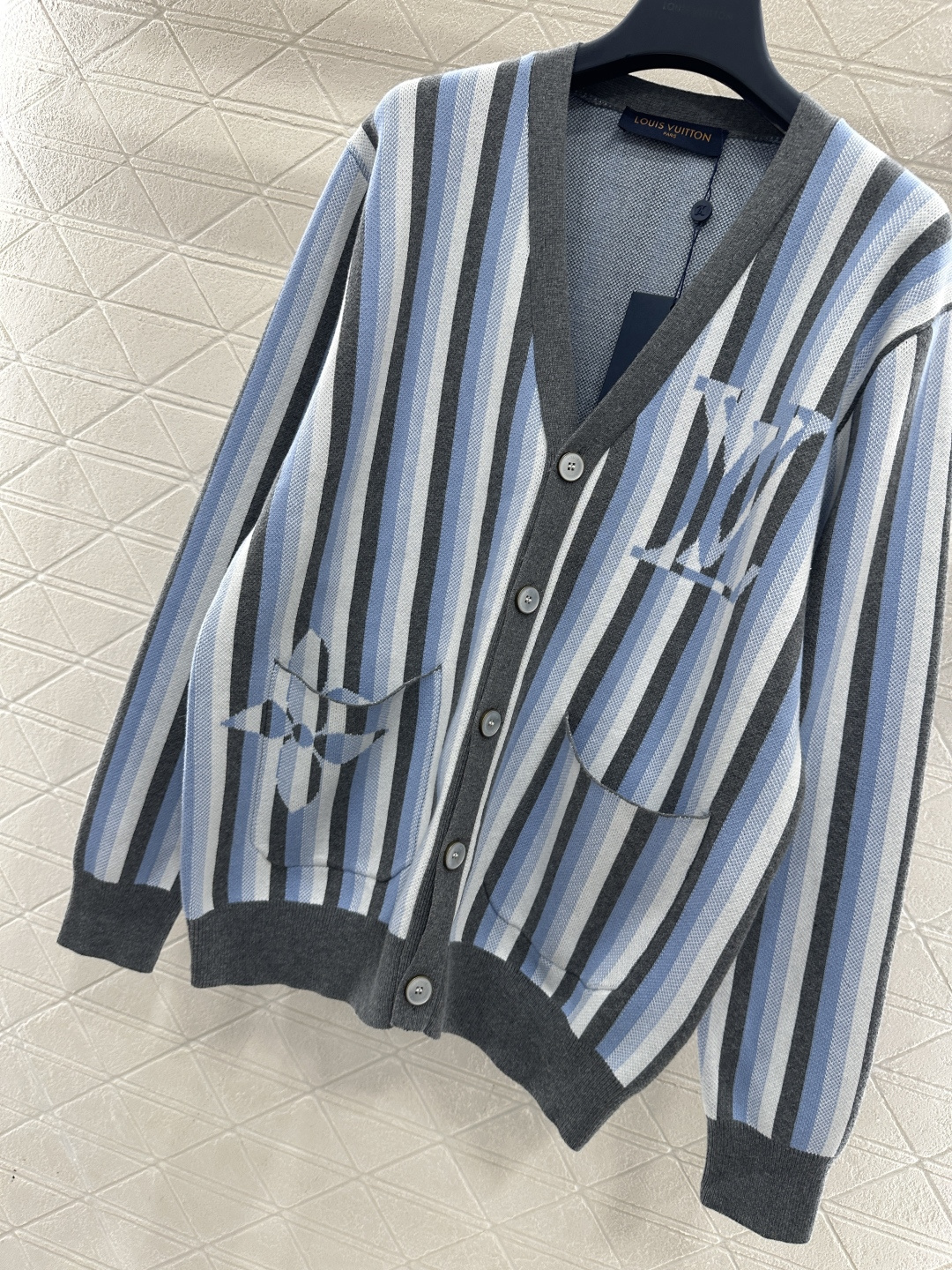 ♥Louis vuitto*♥2026新品上架 条纹廓形针织开衫定制YB羊毛纱线织造，密度细针织造，清晰