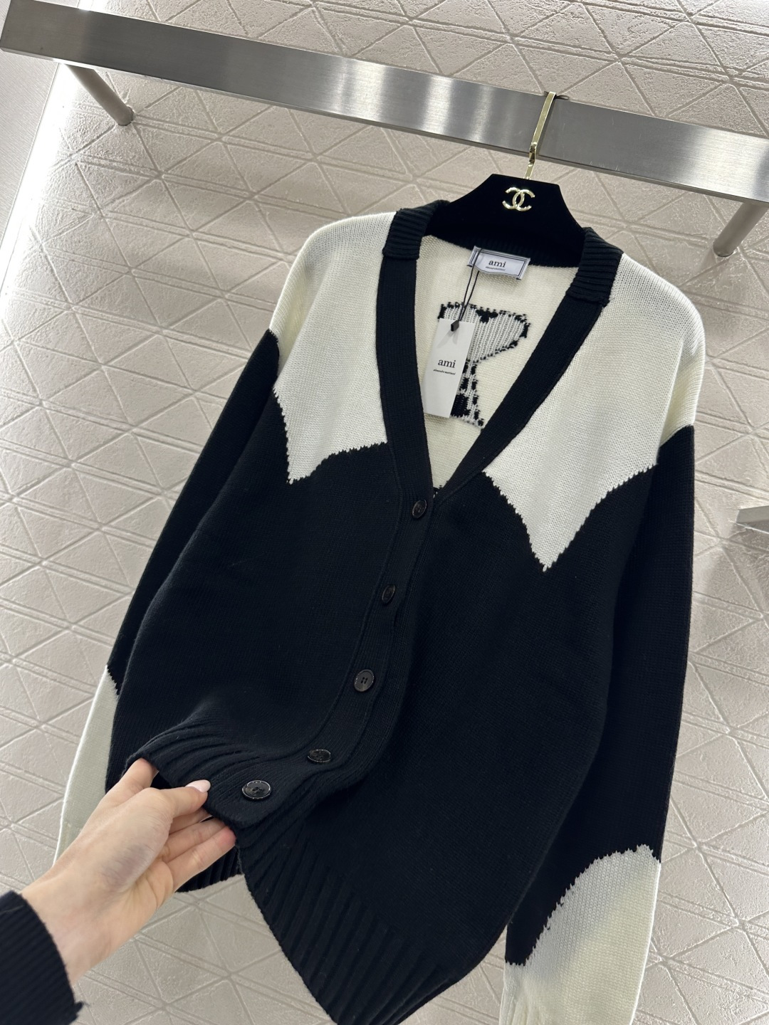 ♥Ami*♥2026新品上架 V领针织廓形针织开衫定制YB羊毛纱线织造，质感细腻，穿搭舒适，V领针织开衫