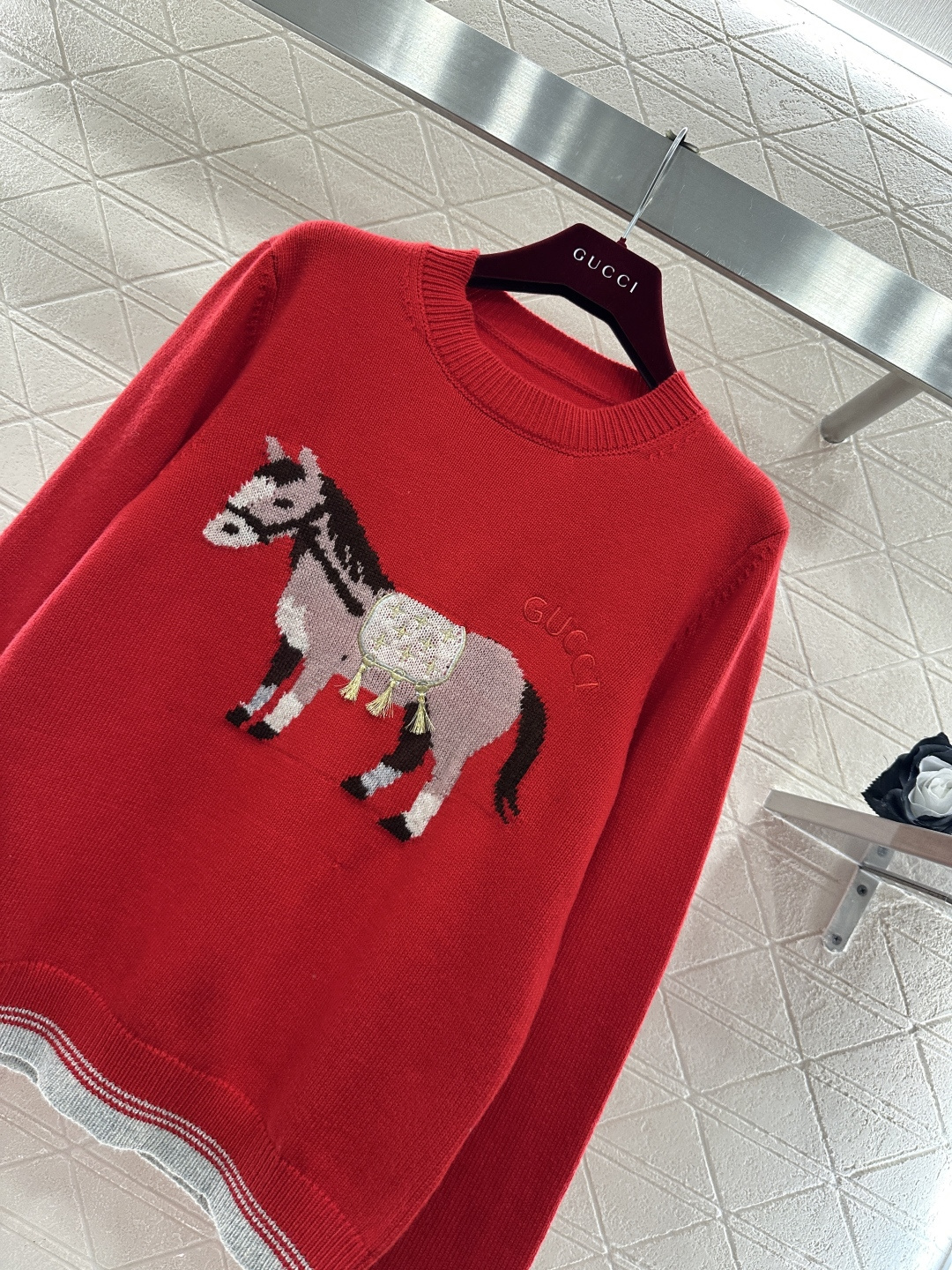 ♥Gucc*♥2026新品上架 贺岁提花马年针织毛衣新年贺岁系列#定制YB羊毛纱线织造，穿搭舒适，质感十