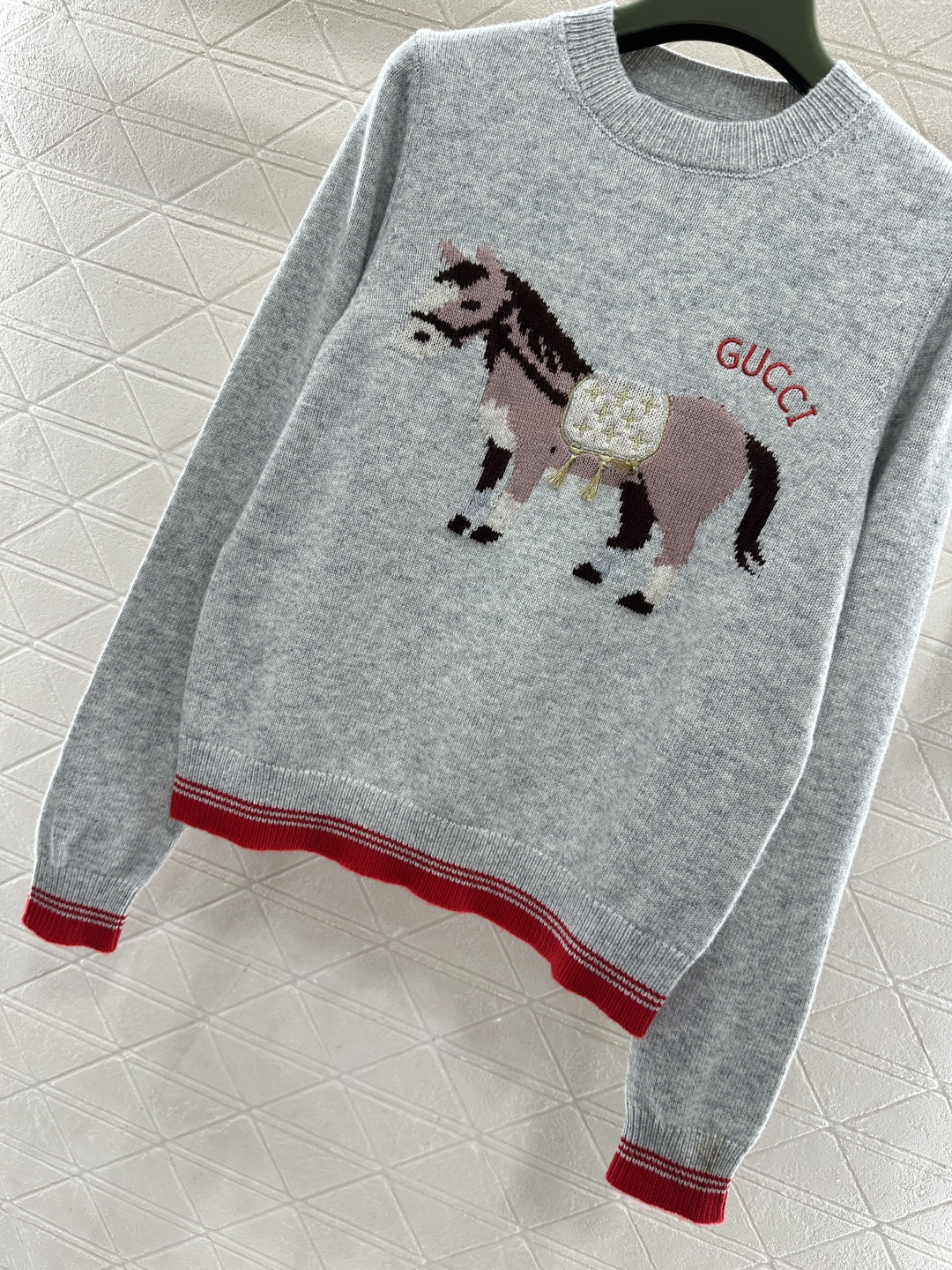 ♥Gucc*♥2026新品上架 贺岁提花马年针织毛衣新年贺岁系列#定制YB羊毛纱线织造，穿搭舒适，质感十