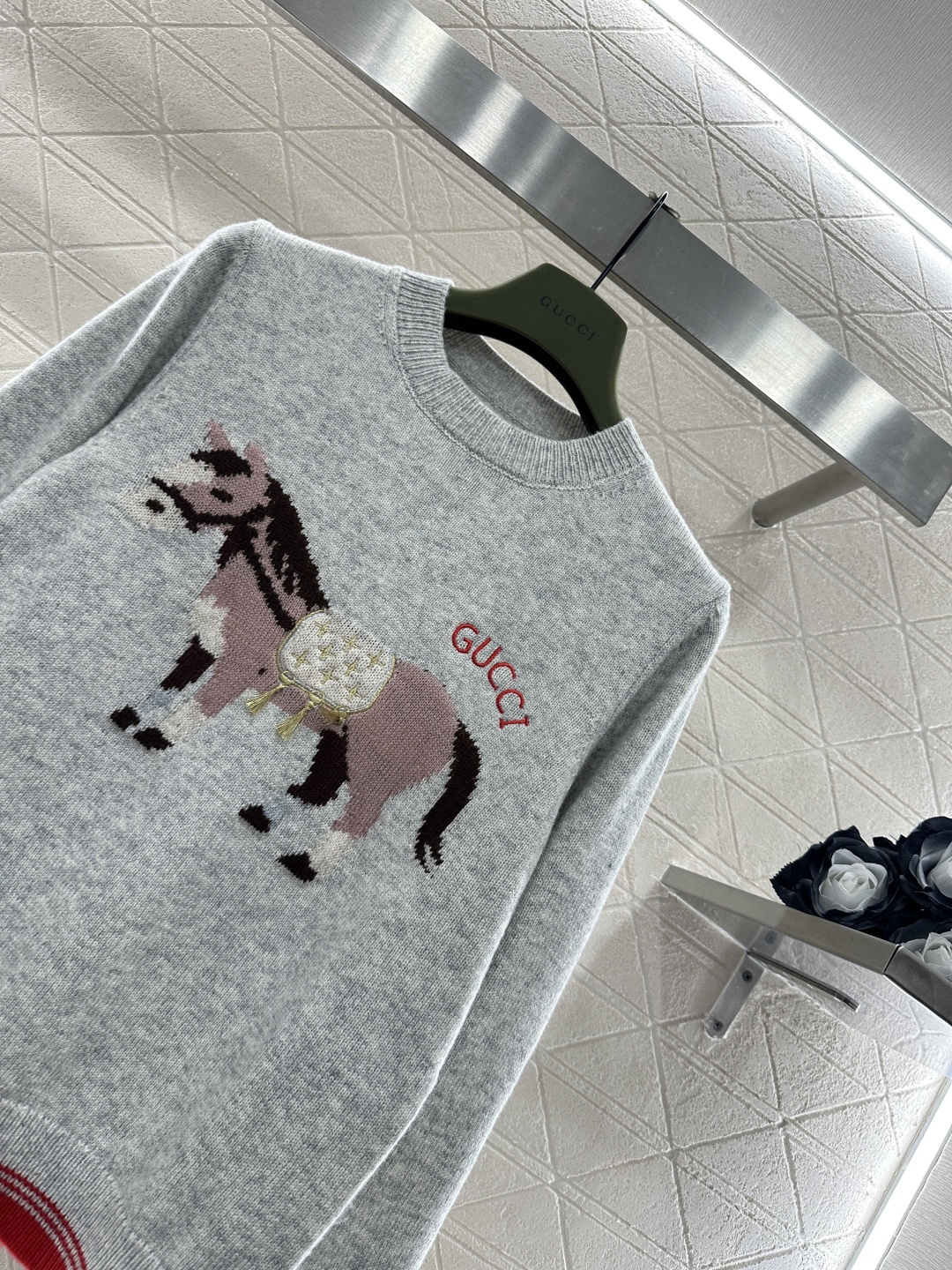 ♥Gucc*♥2026新品上架 贺岁提花马年针织毛衣新年贺岁系列#定制YB羊毛纱线织造，穿搭舒适，质感十