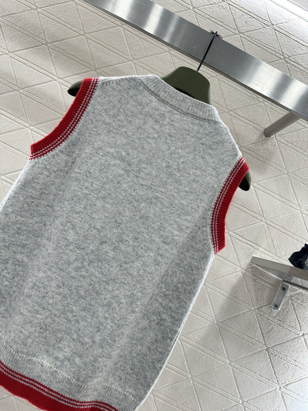 ♥Gucc*♥2026新品上架 贺岁提花马年针织背心新年贺岁系列#定制YB羊毛纱线织造，穿搭舒适，质感十