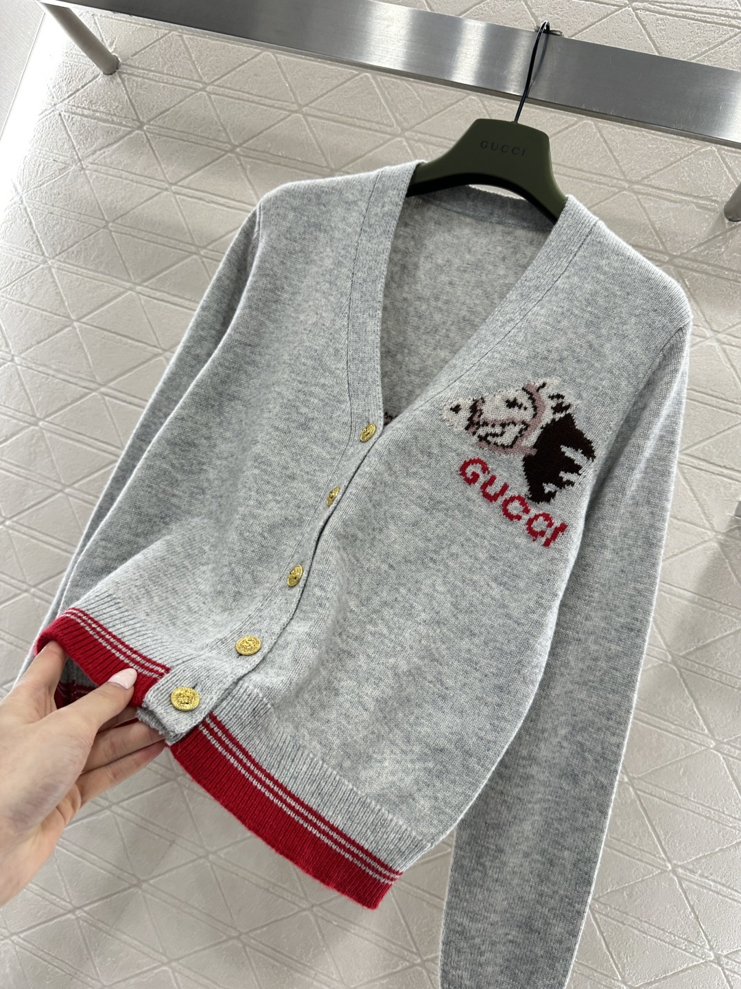 ♥Gucc*♥2026新品上架 贺岁提花马年针织开衫新年贺岁系列#定制YB羊毛纱线织造，穿搭舒适，质感十