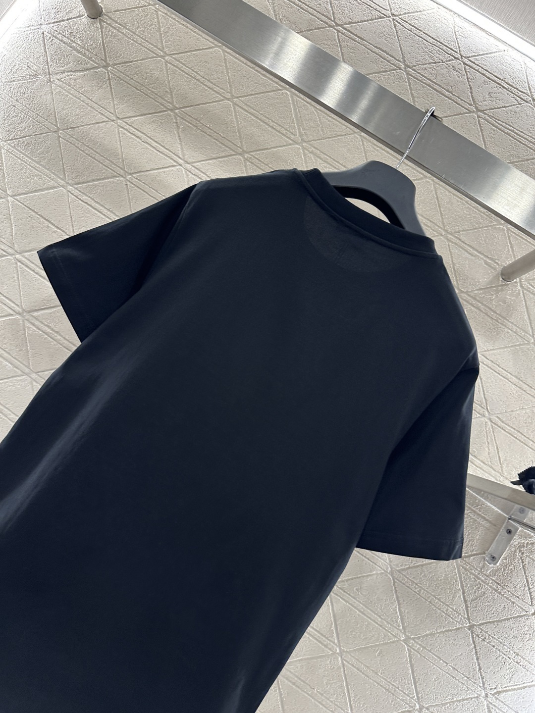 ♥Celin*♥2026新品上架 钉珠字母徽标𝑇𝑒𝑒定制YB丝光全棉材质，透气舒适，质感十足，常规短袖T