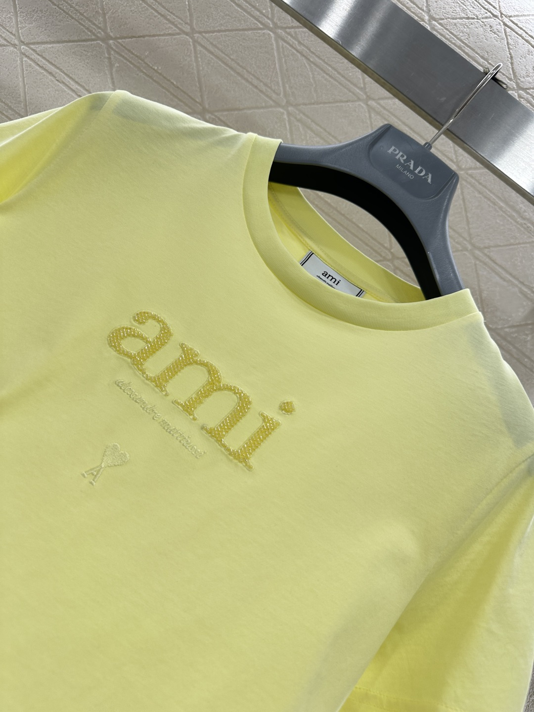 ♥Ami*♥2026新品上架 钉珠字母徽标𝑇𝑒𝑒定制YB丝光全棉材质，透气舒适，质感十足，常规短袖T恤裁